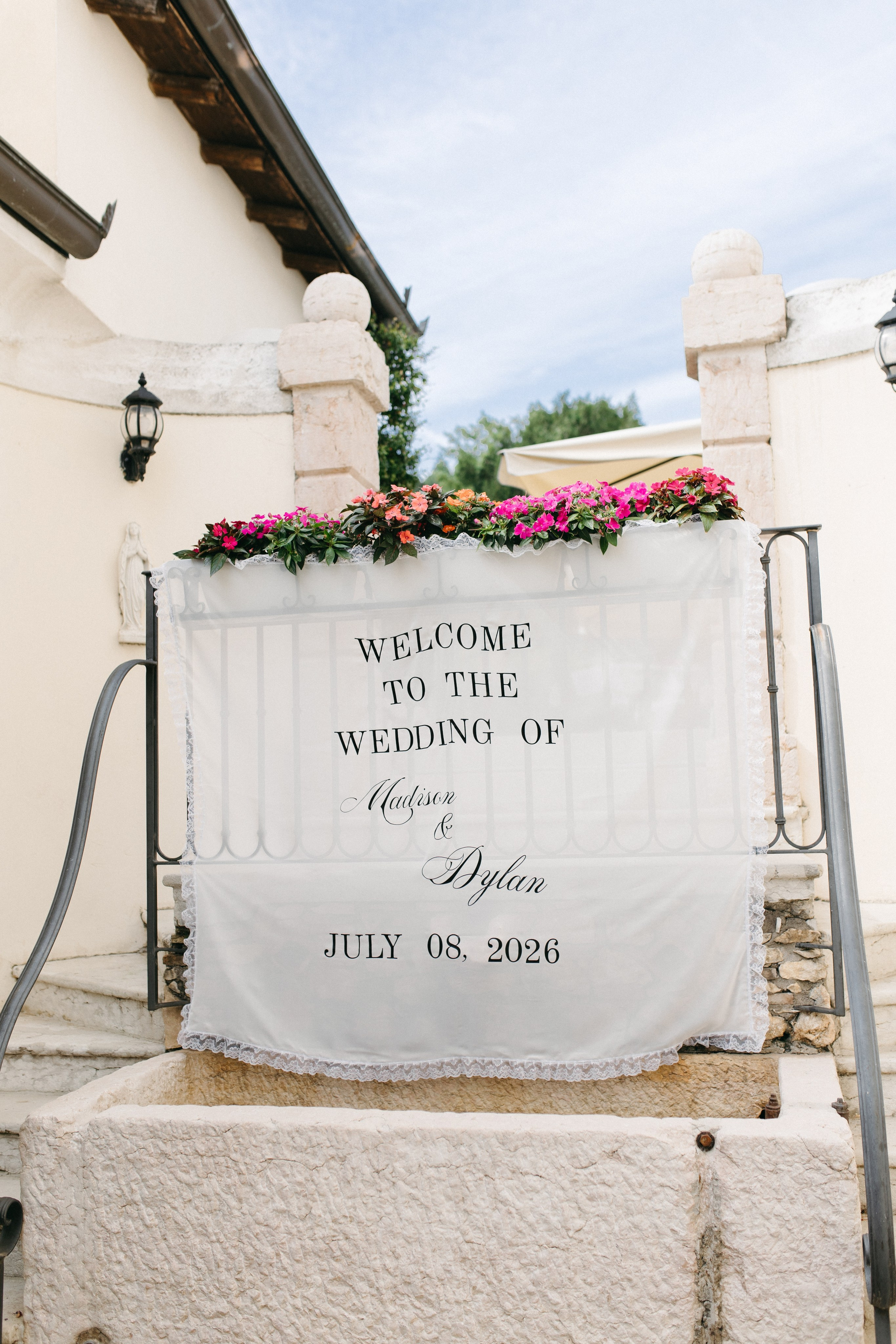 Madison & Dylan. Wedding photographer in Italy