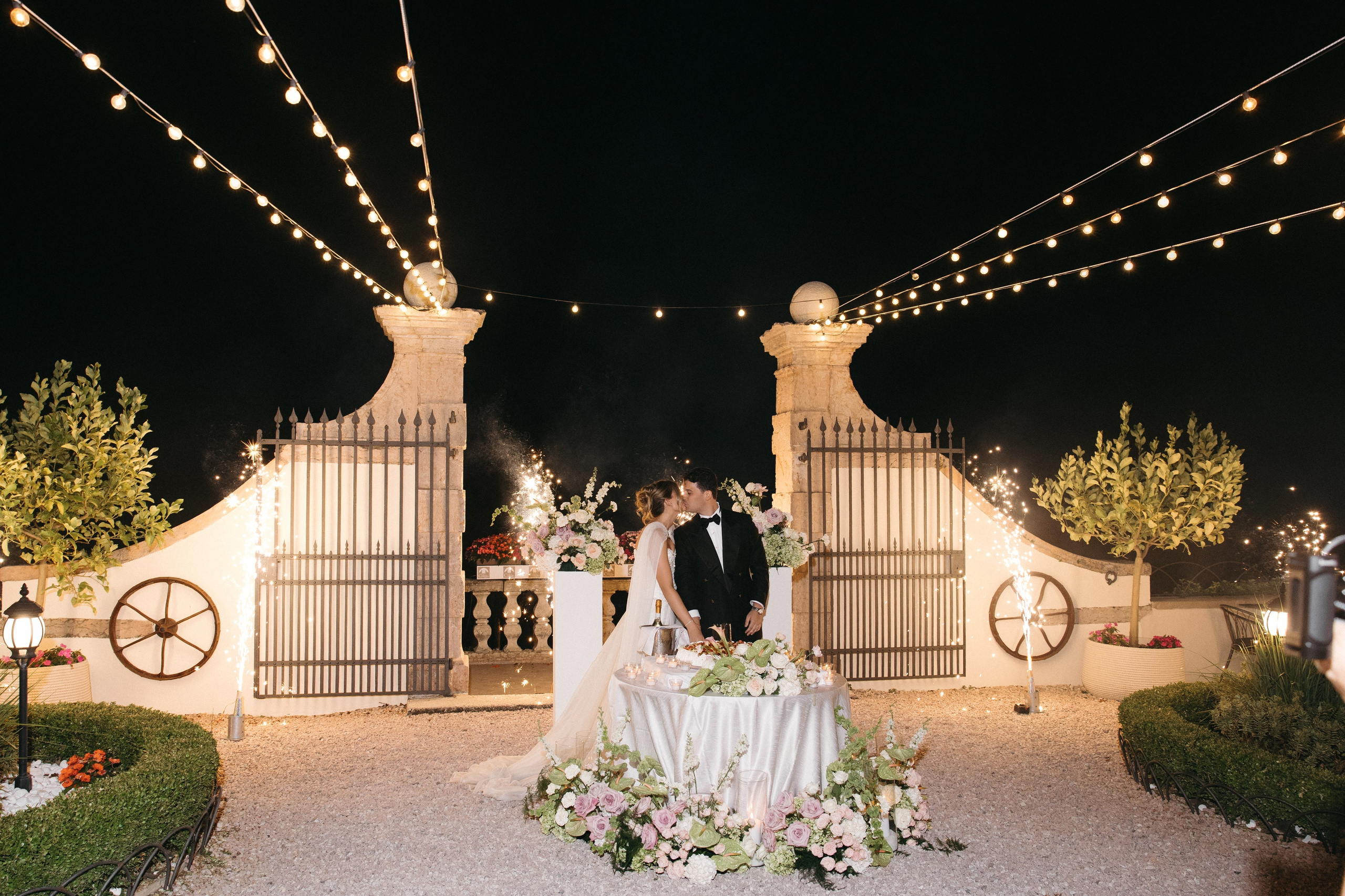 Madison & Dylan. Wedding photographer in Italy