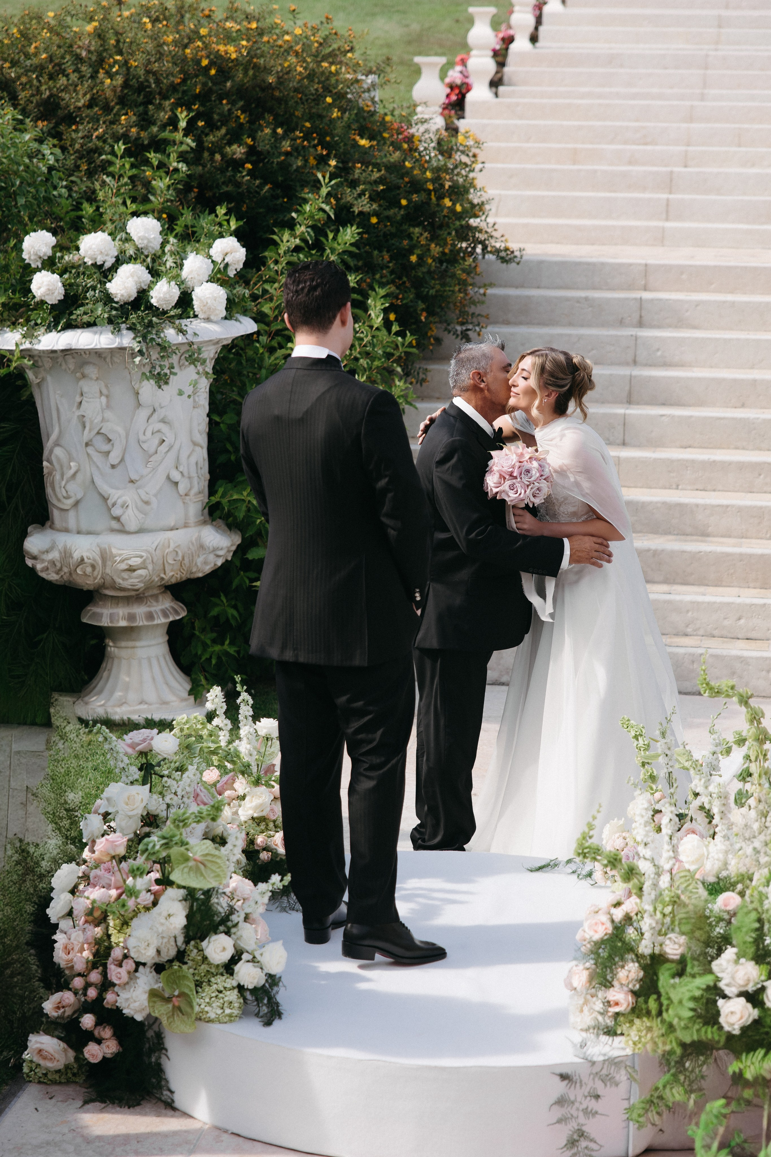 Madison & Dylan. Wedding photographer in Italy