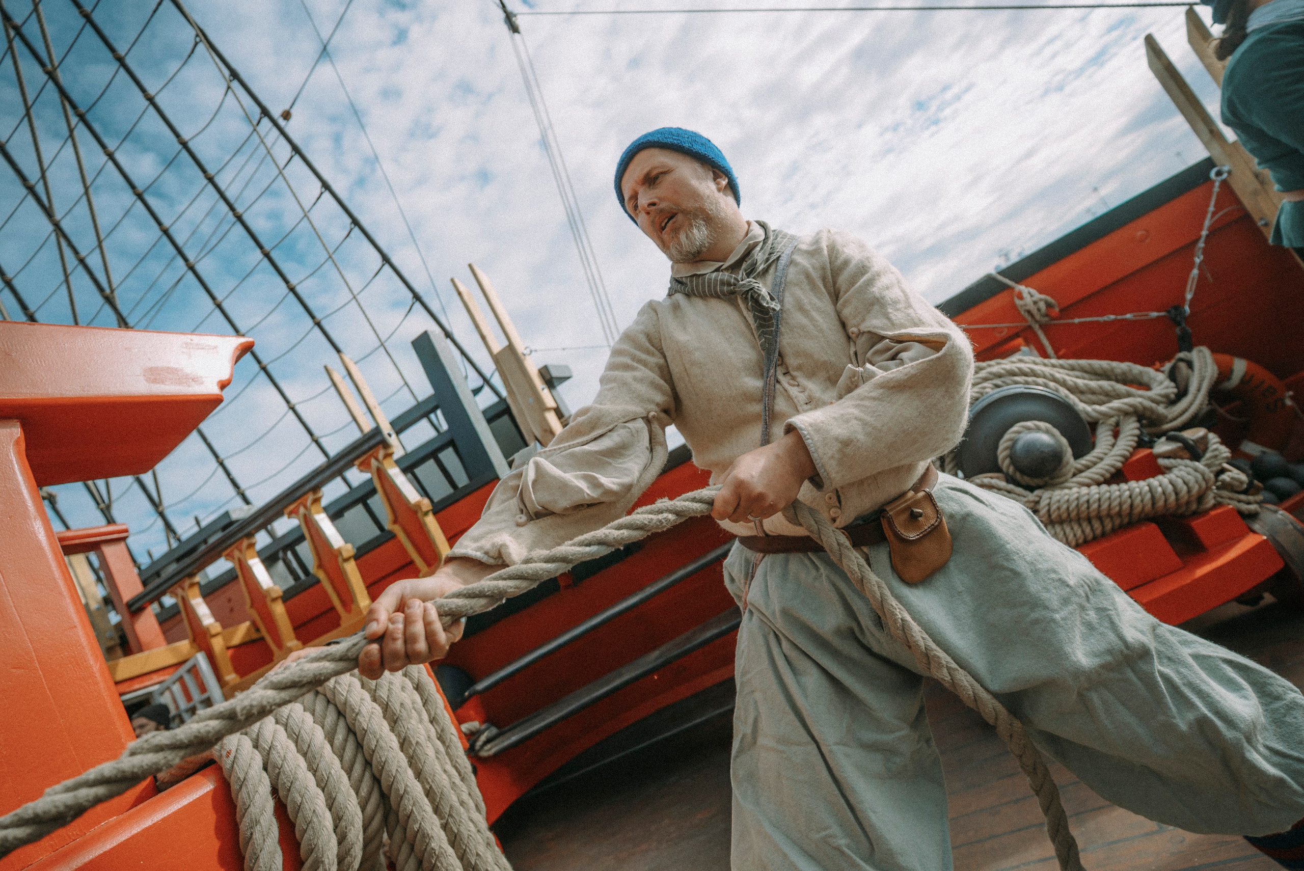 2025. Стрит-фотография, полная абсурда, идиотизма и красоты