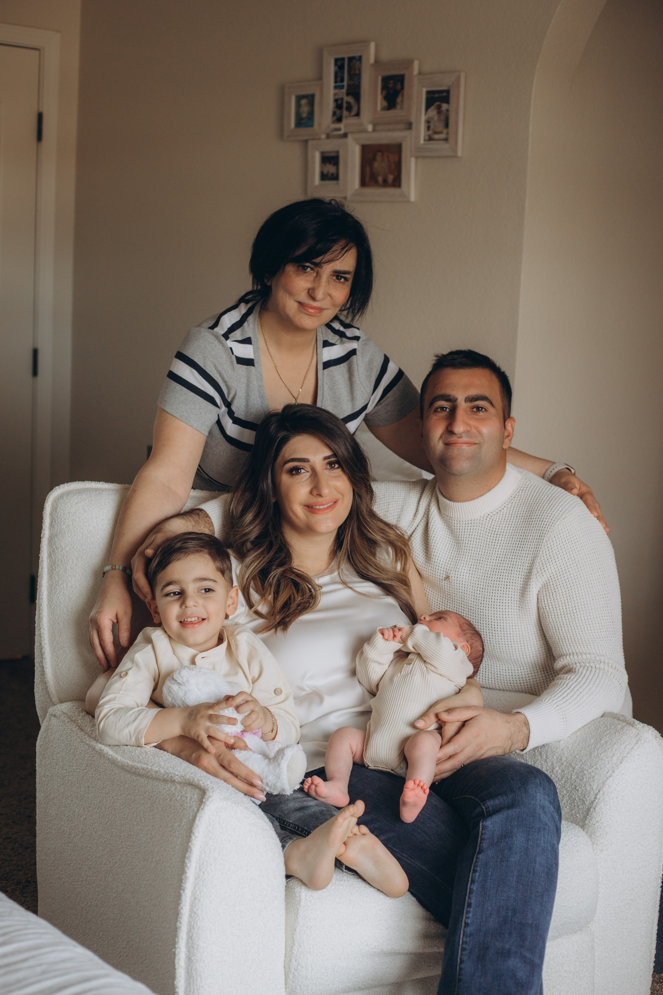 Newborn and family. Family and children’s lifestyle photographer Elena Tumanova