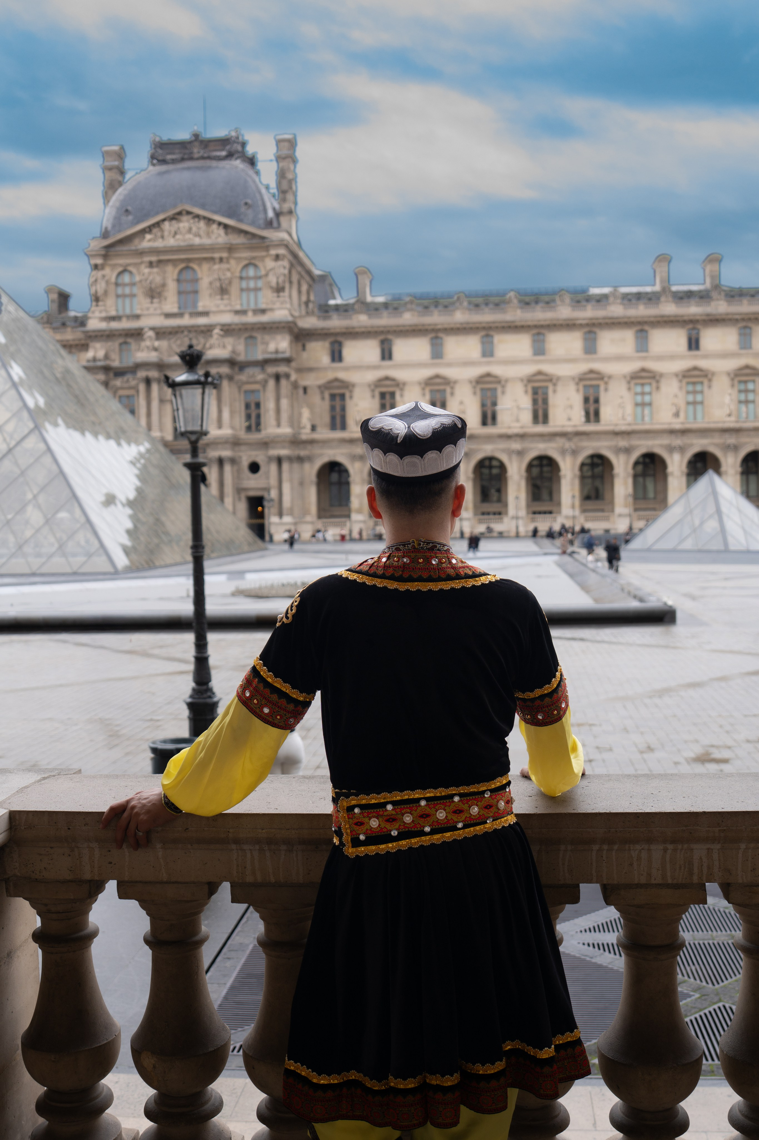 Echo of home. Nina — Fashion & Beauty Photographer in Paris | Portrait Photoshoots