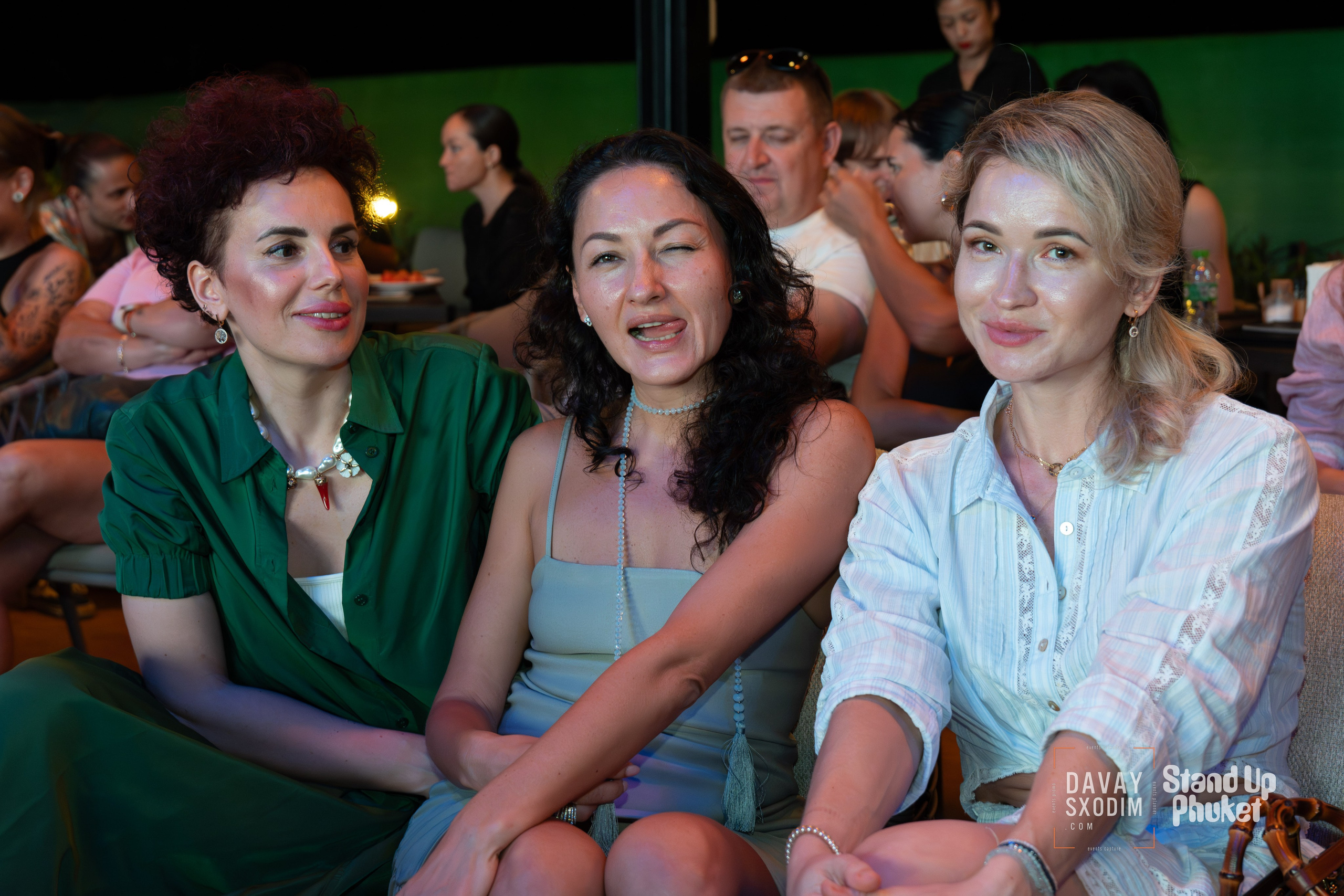 Standup Влада Лапина | Фоторепортаж | Афиша | DAVAYSXODIM.com PHUKET. АФИША|ФОТОРЕПОРТАЖИ|ИВЕНТЫ|ПХУКЕТ
