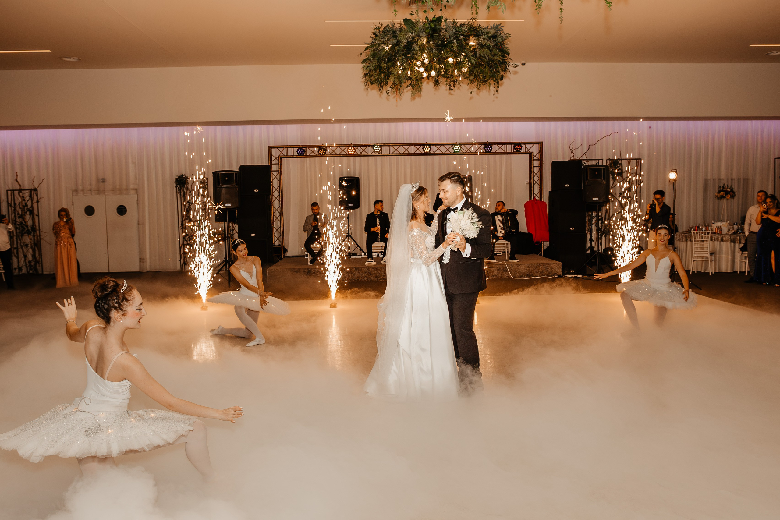 Cristina si Cristian. Ionut Brehuescu — Fotograf