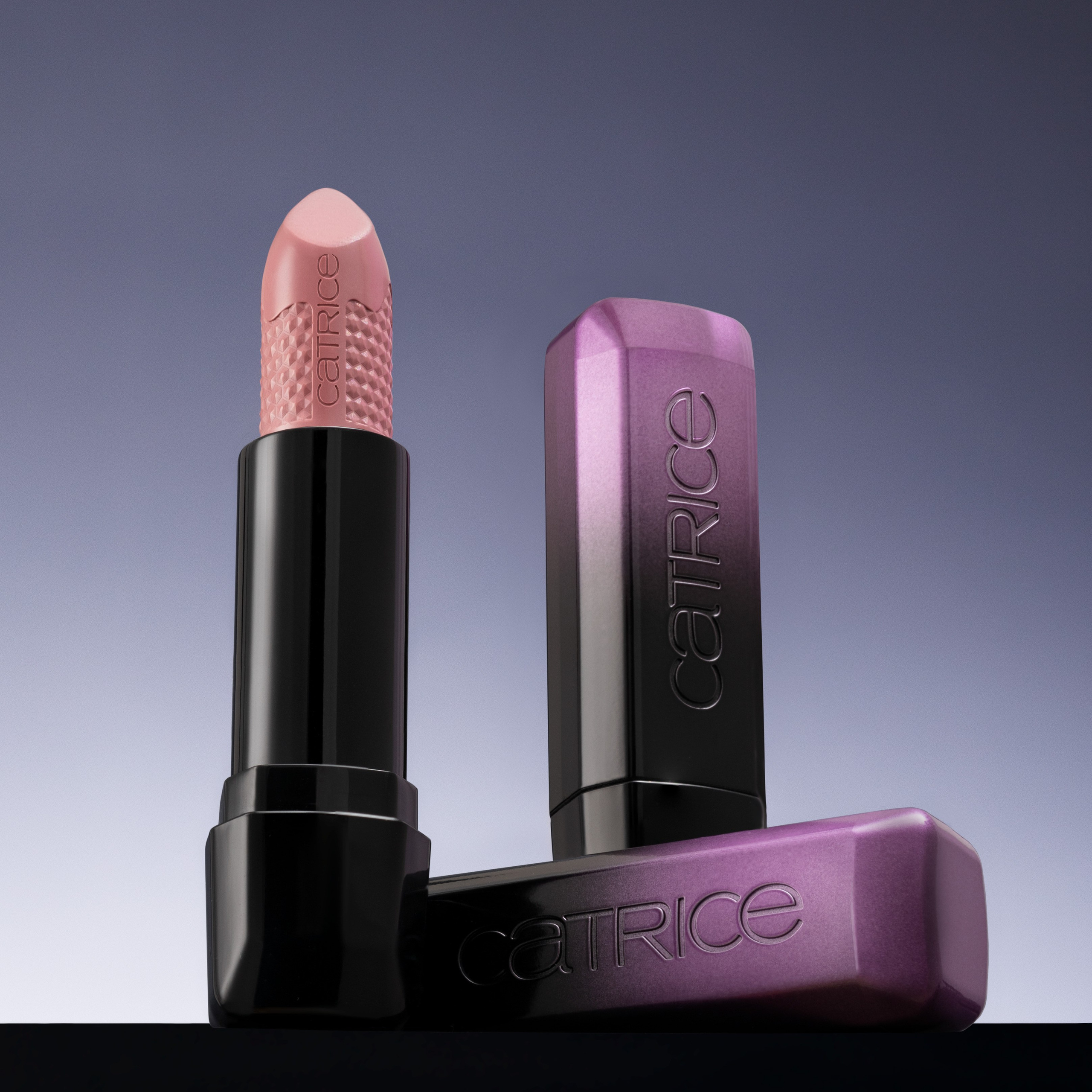 Gruppe von Lippenstiften fotografiert für Werbung, Website и Print