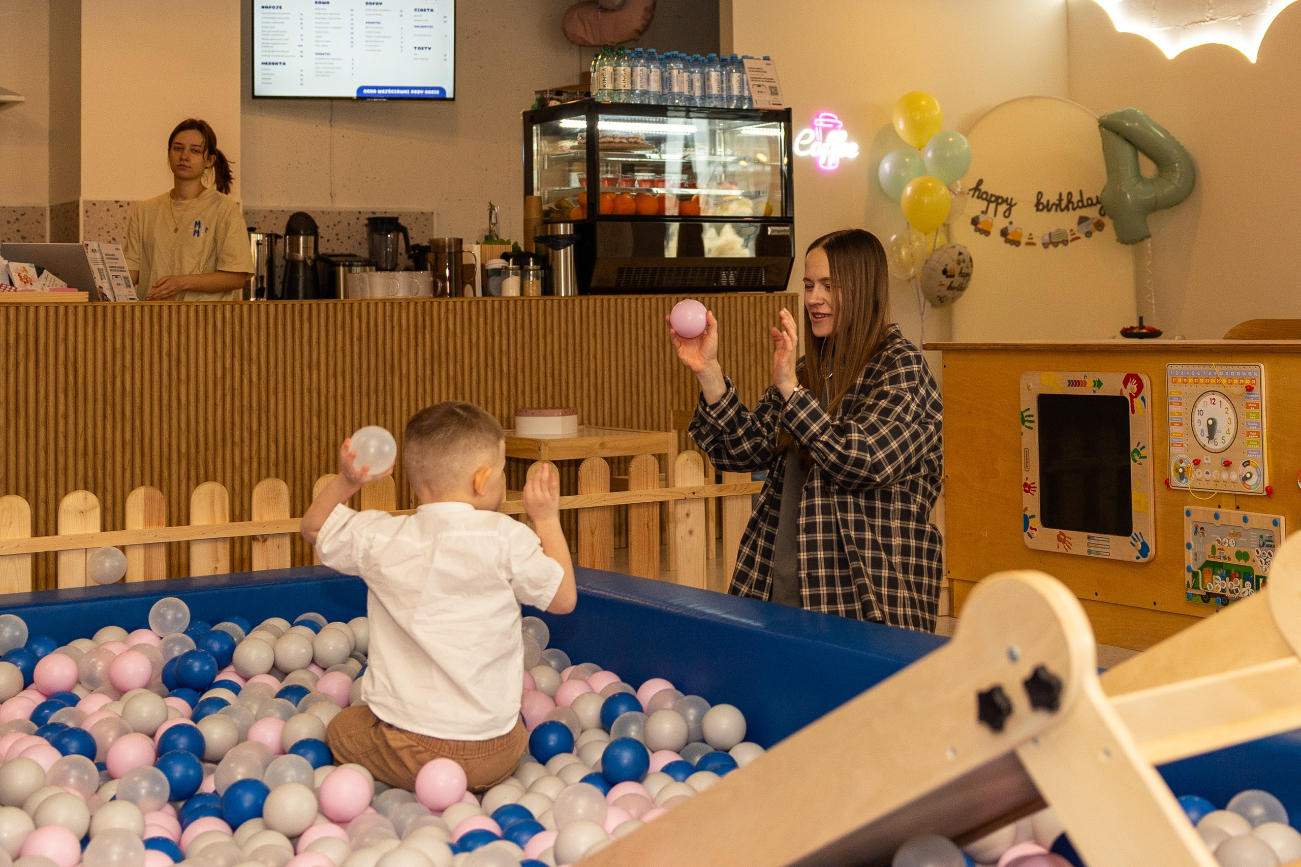 День рождения Артёма 24 января 2026 года. Семейный и детский фотограф в Варшаве Мила Бобровская