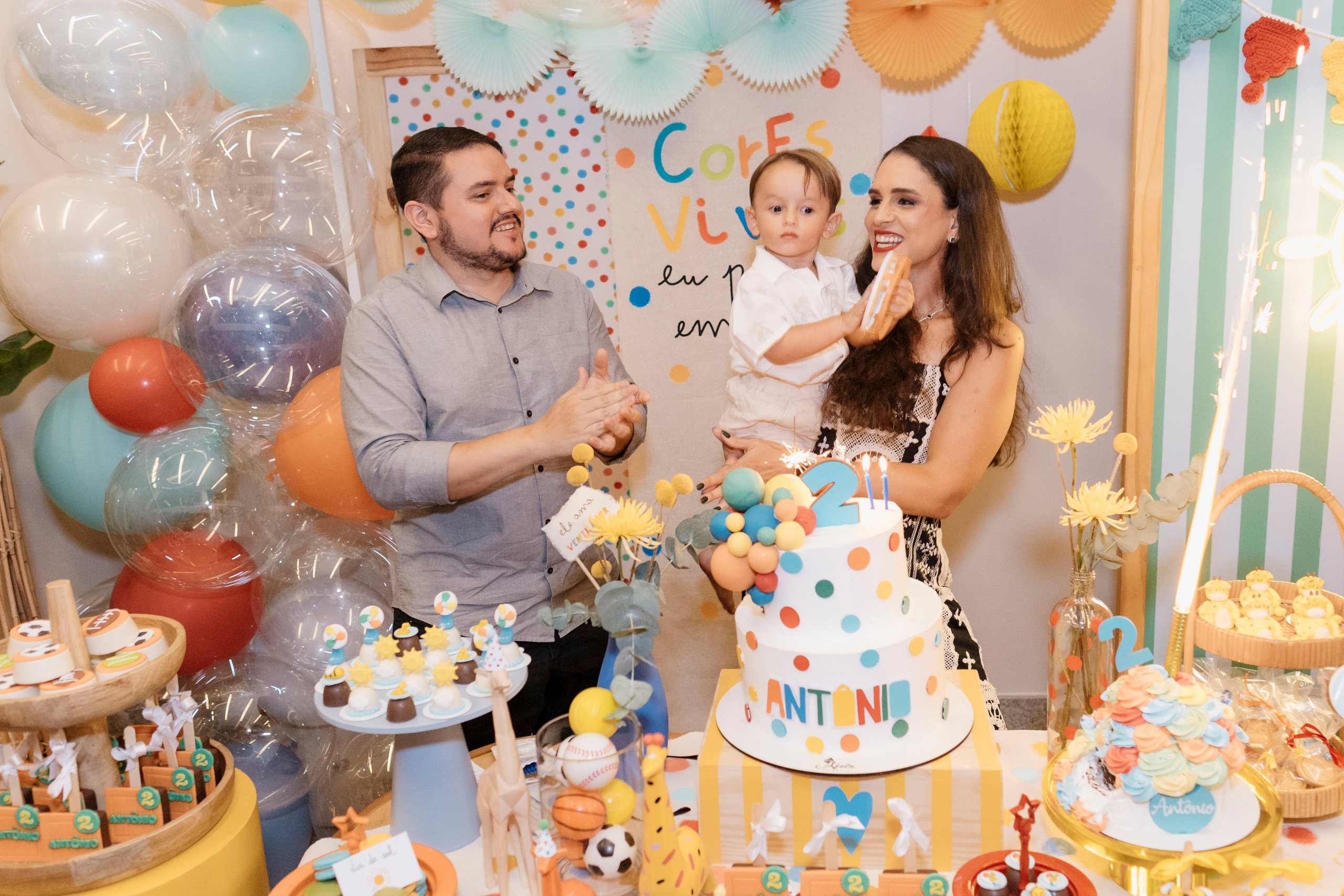 Parabéns sendo cantado na festa infantil