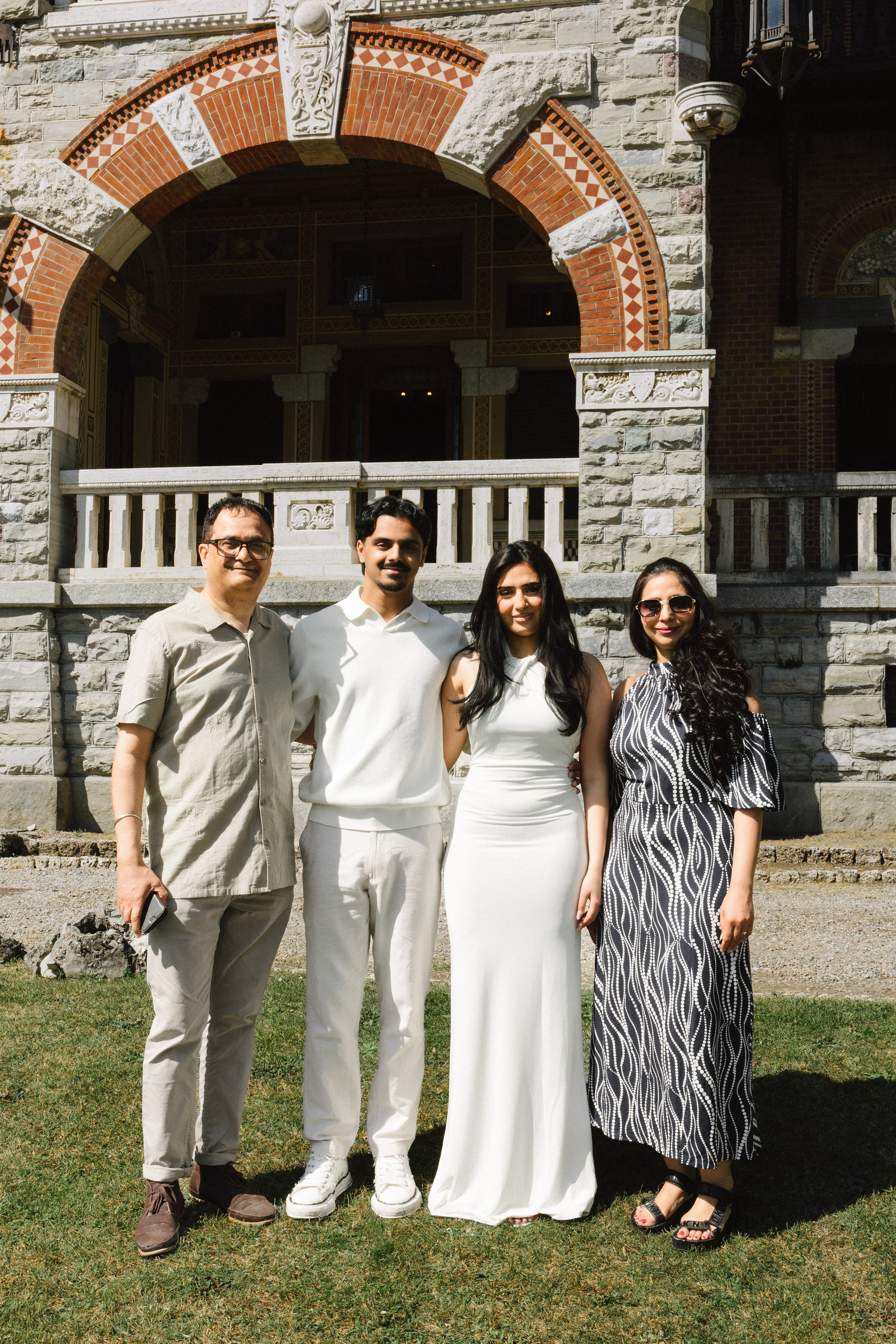 Vish & Kajal. Wedding photographer in Italy