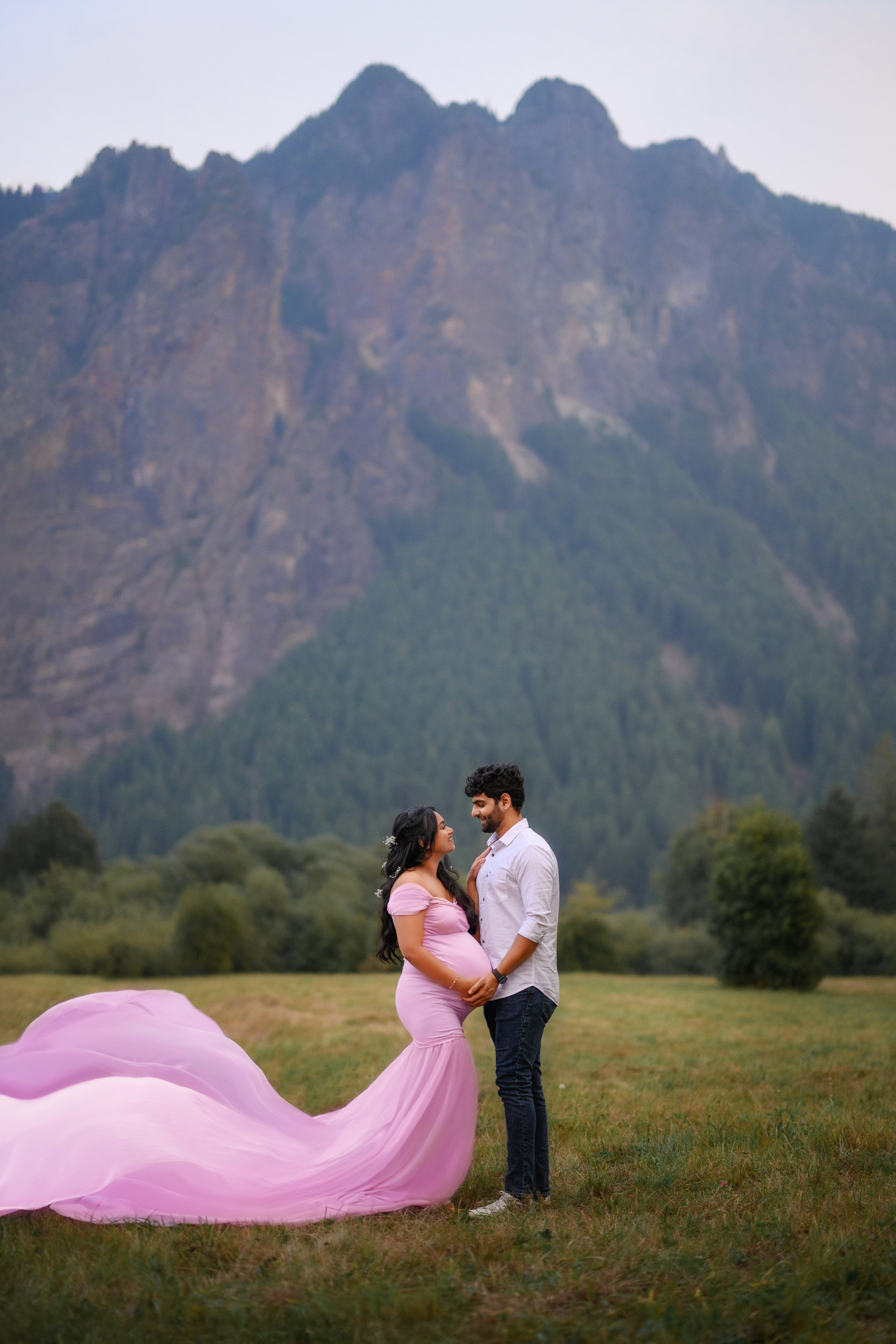 Grisha with her husband. Wedding & family photography in Seattle area. Helen Michelle photographer