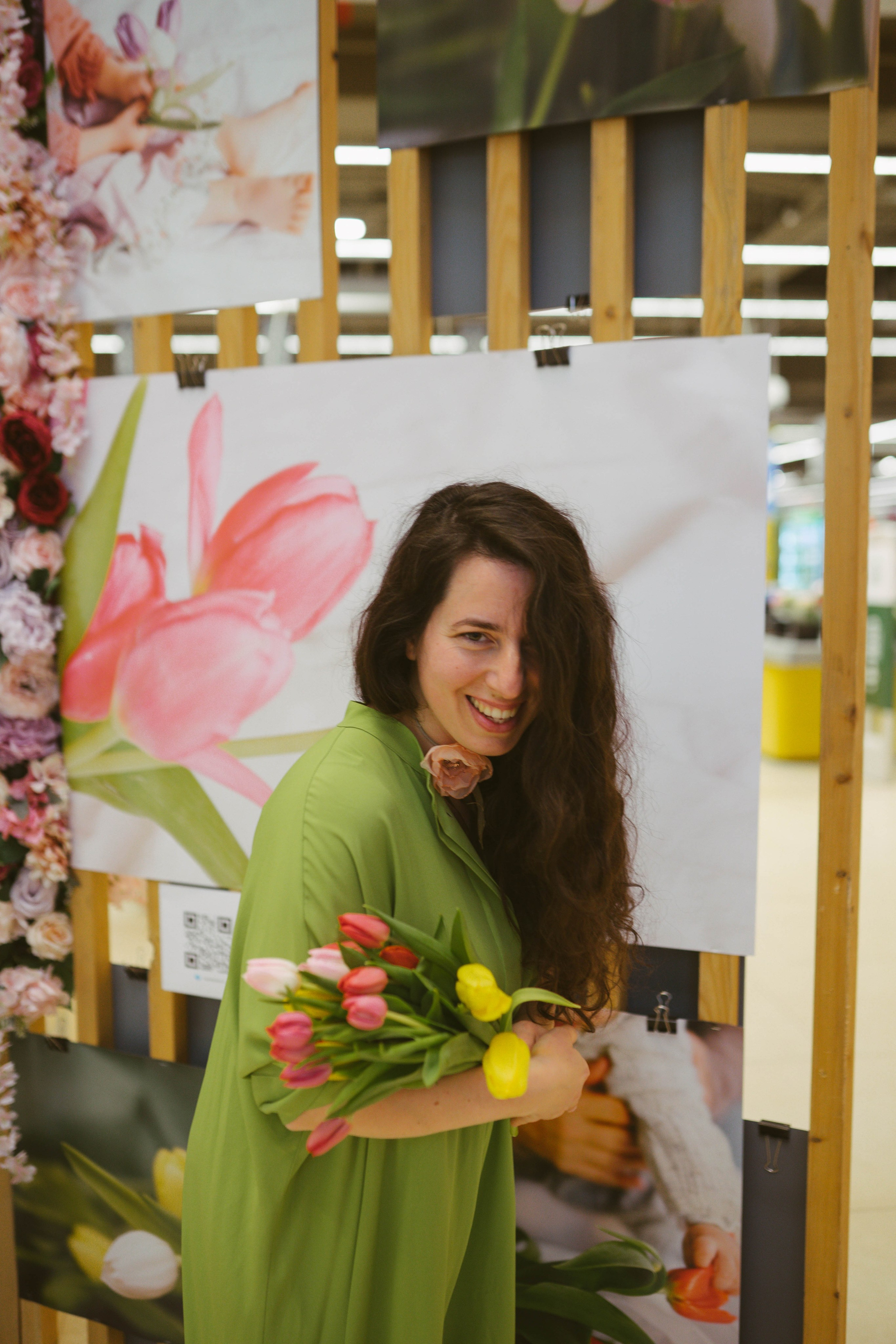 Expozitie Fotografie AFI BRASOVA fi Primăvară: Manifest Vizual despre Viață | Mădălina Beda. Madalina Beda- Artist vizual, fotograf, doula la nastere, consultant babywearing Brasov si in toata tara