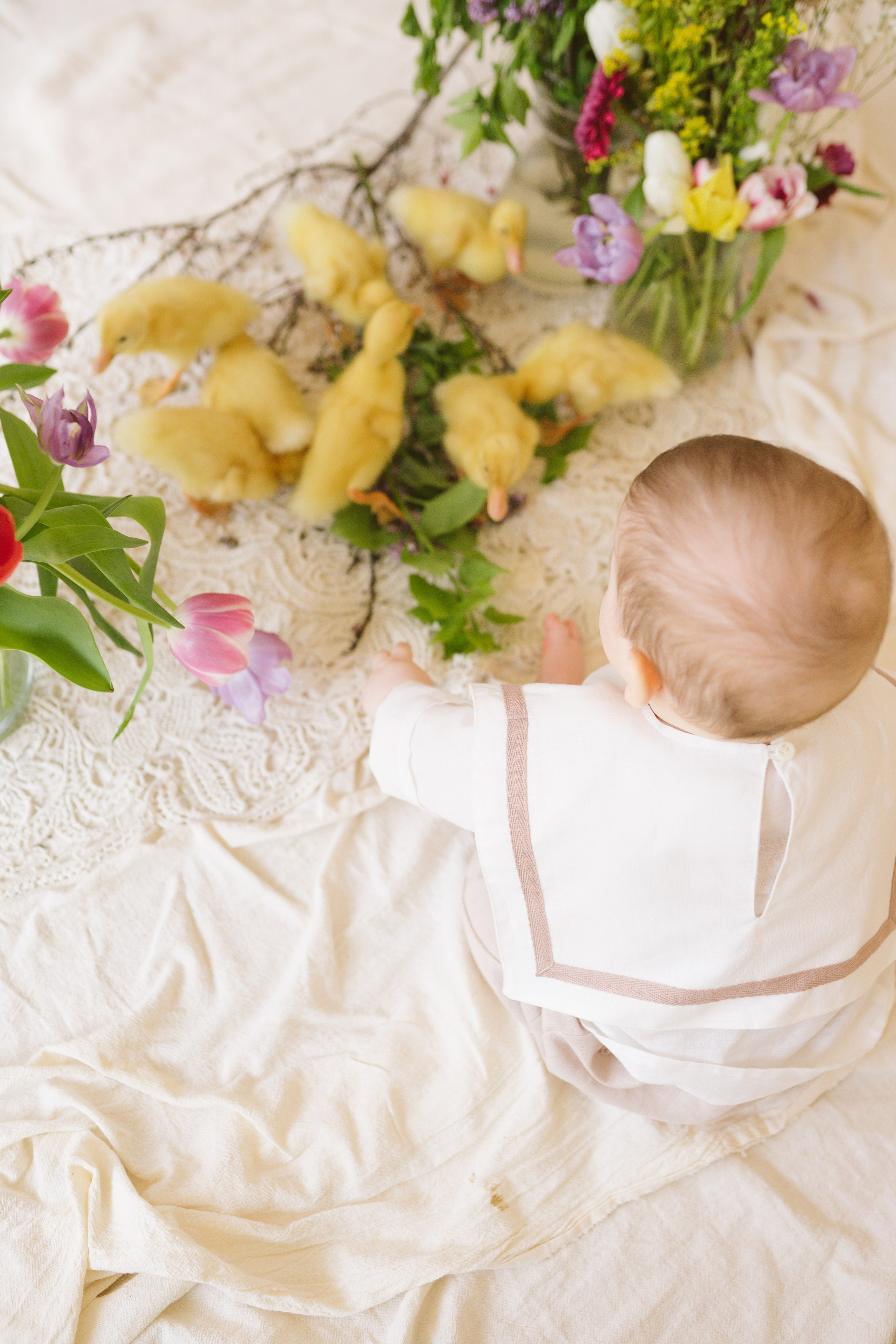 Ședințe Foto de Paște Brașov: Gălbenuș | Mădălina Beda. Madalina Beda- Artist vizual, fotograf, doula la nastere, consultant babywearing Brasov si in toata tara
