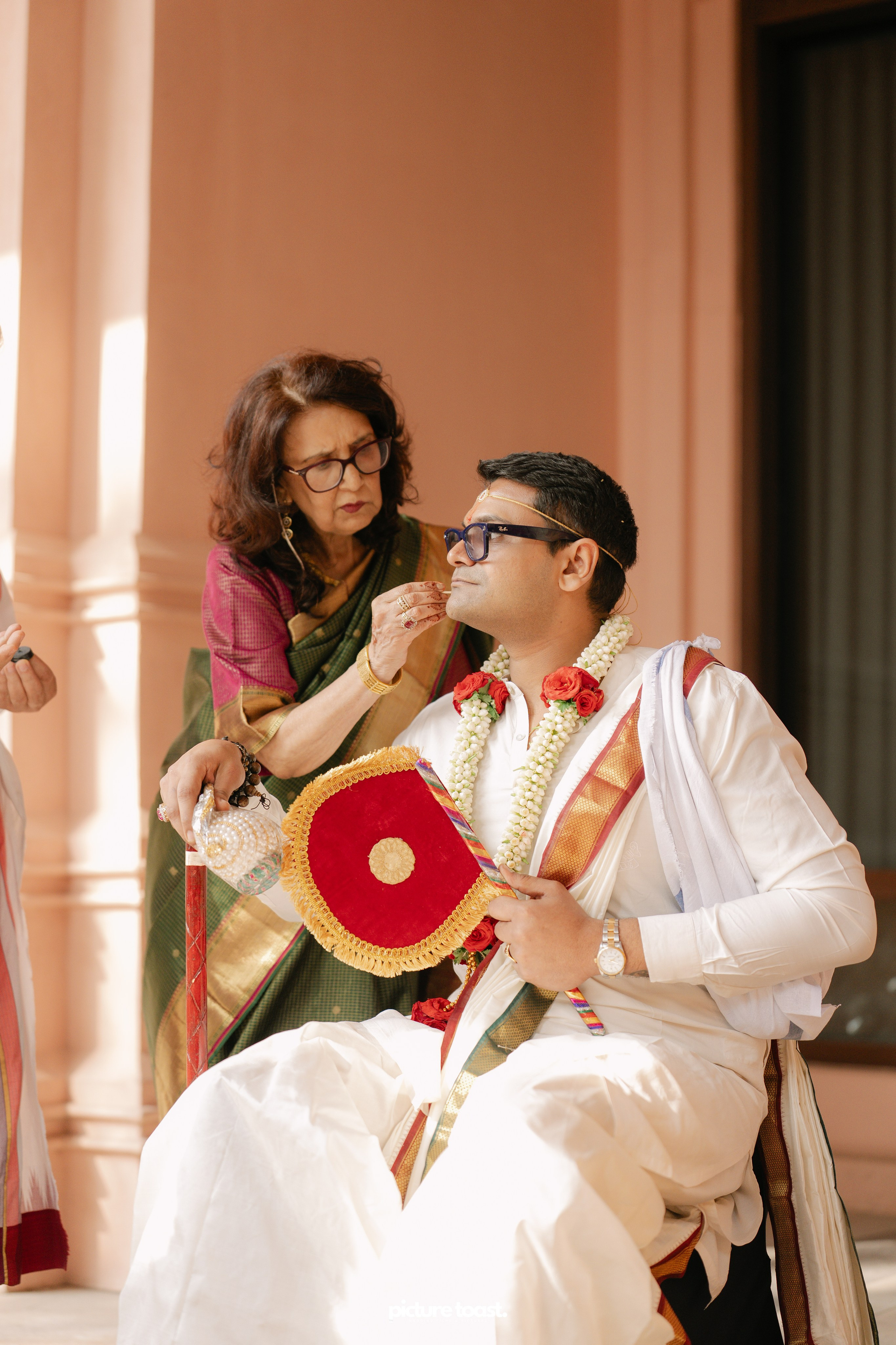 South Indian Wedding Ft. Aashna & Rajiv. Fine art Wedding Photographers in India & Canada