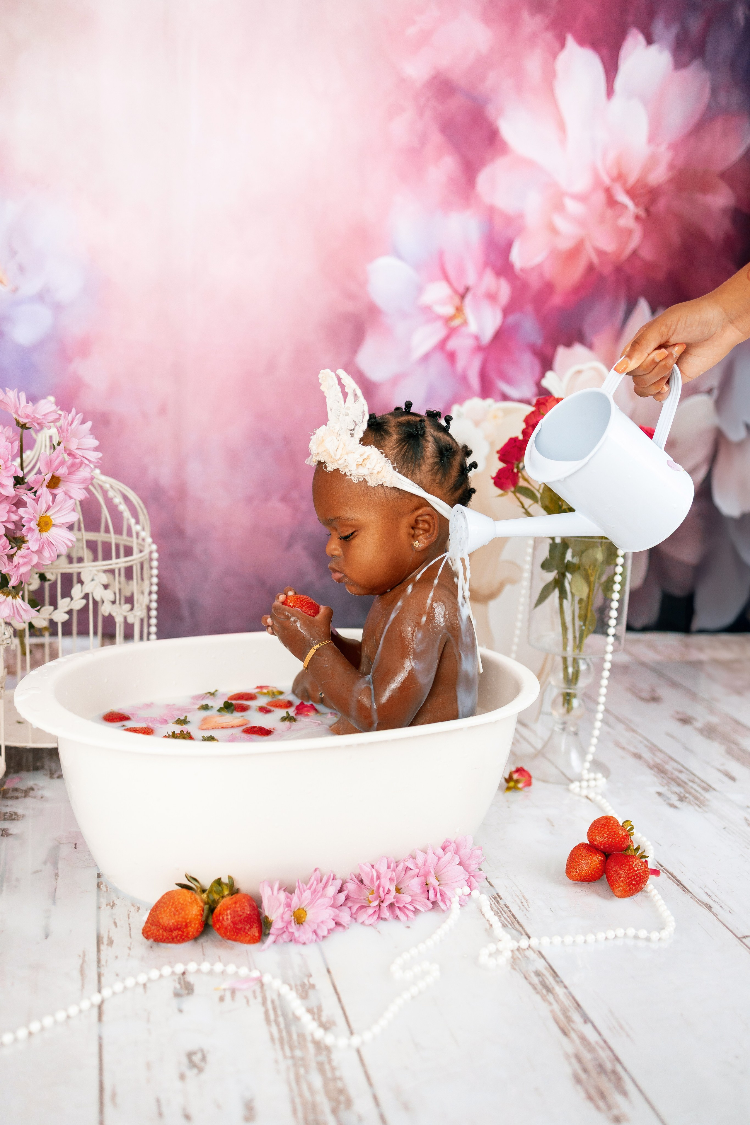 Milk bath. Anaeliseevaphoto.com