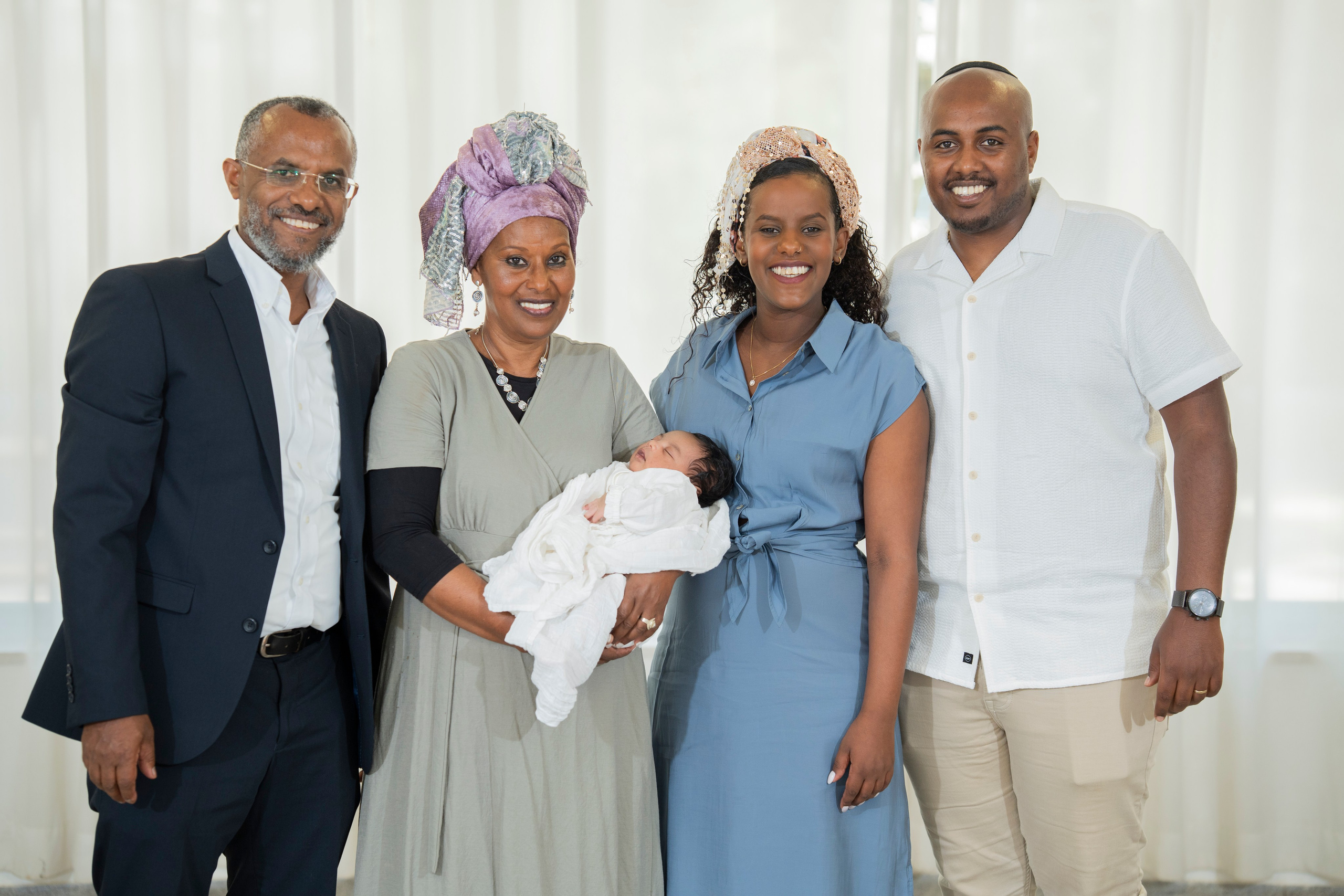 משפחת סלומון. יוסף מזרחי צילום חתונה, ברית וזוגיות. צלם מקצועי שאוהב להוציא אתכם הכי יפים ברגעים הכי מרגשים