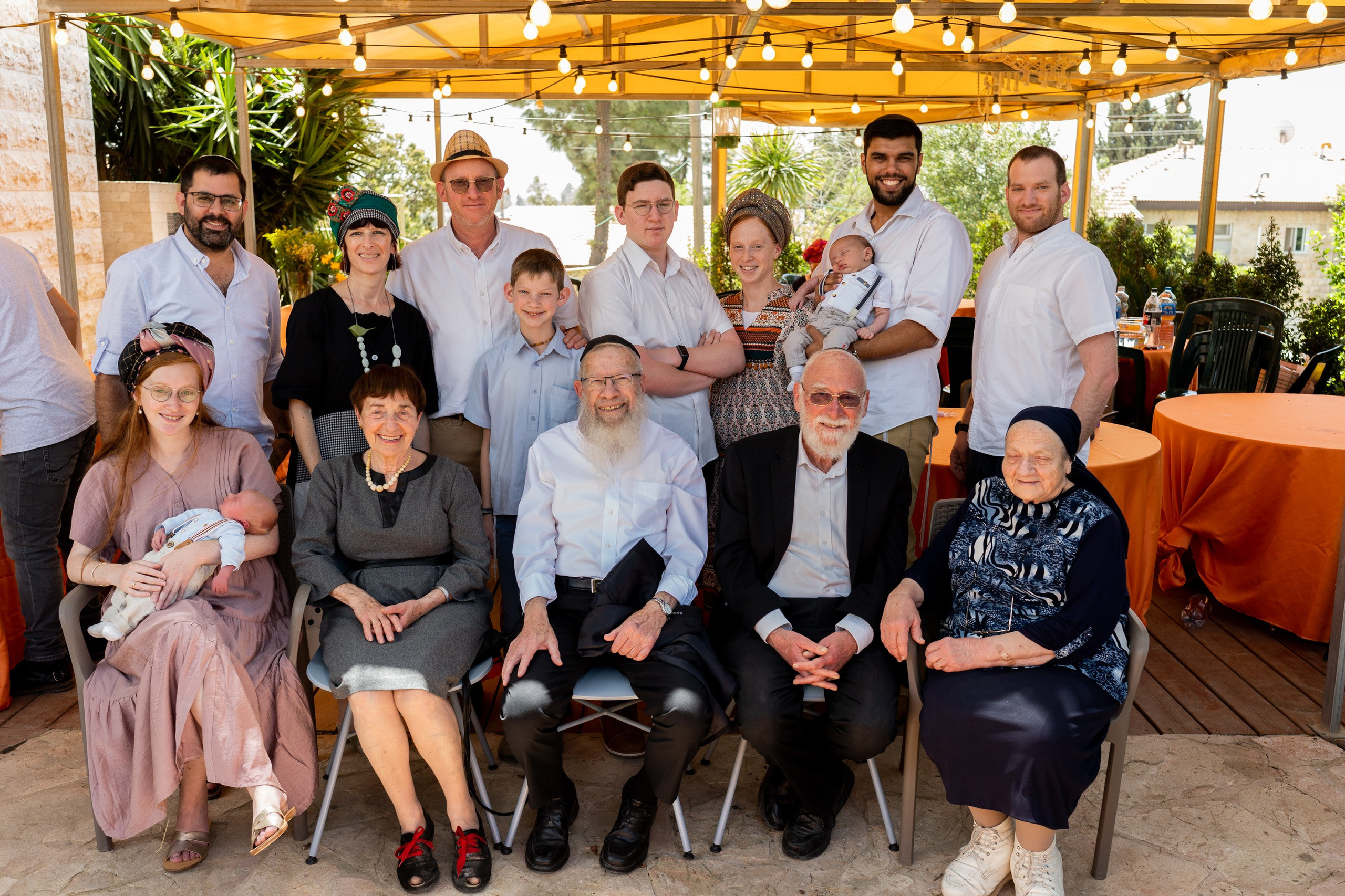 משפחת ברנד. יוסף מזרחי צילום חתונה, ברית וזוגיות. צלם מקצועי שאוהב להוציא אתכם הכי יפים ברגעים הכי מרגשים