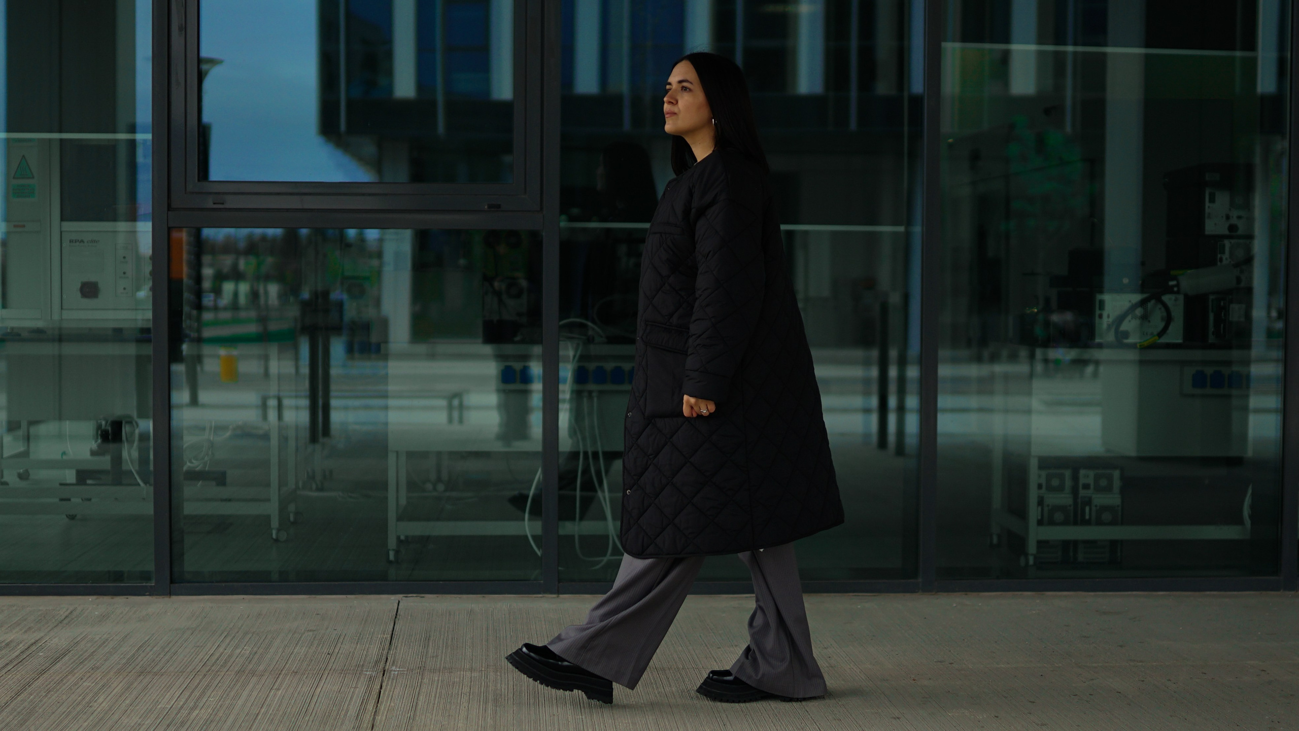 Fotografie de Portret Brașov | Artist Mădălina Beda. Madalina Beda- Artist vizual, fotograf, doula la nastere, consultant babywearing Brasov si in toata tara