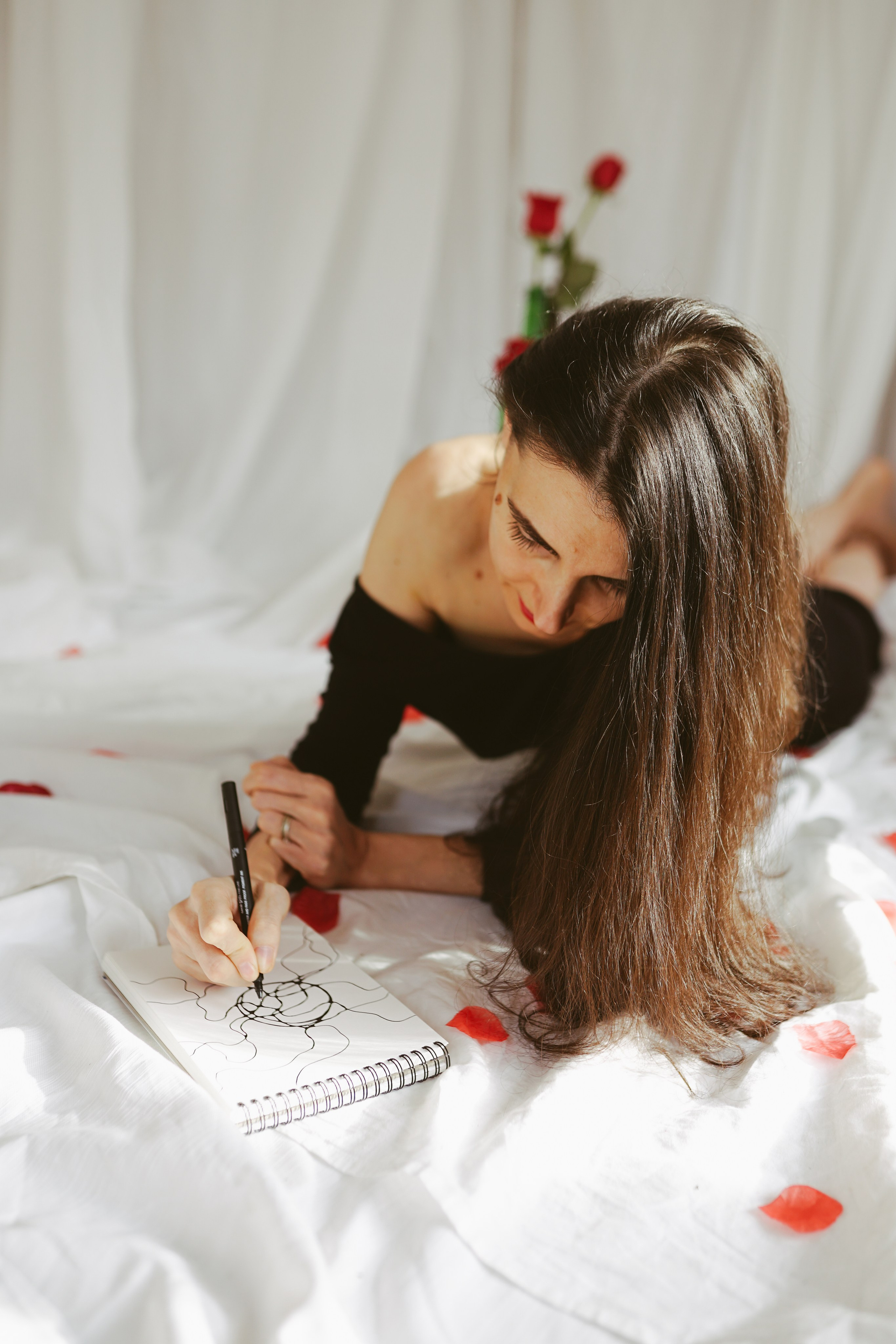 Fotografie de Portret Brașov | Artist Mădălina Beda. Madalina Beda- Artist vizual, fotograf, doula la nastere, consultant babywearing Brasov si in toata tara