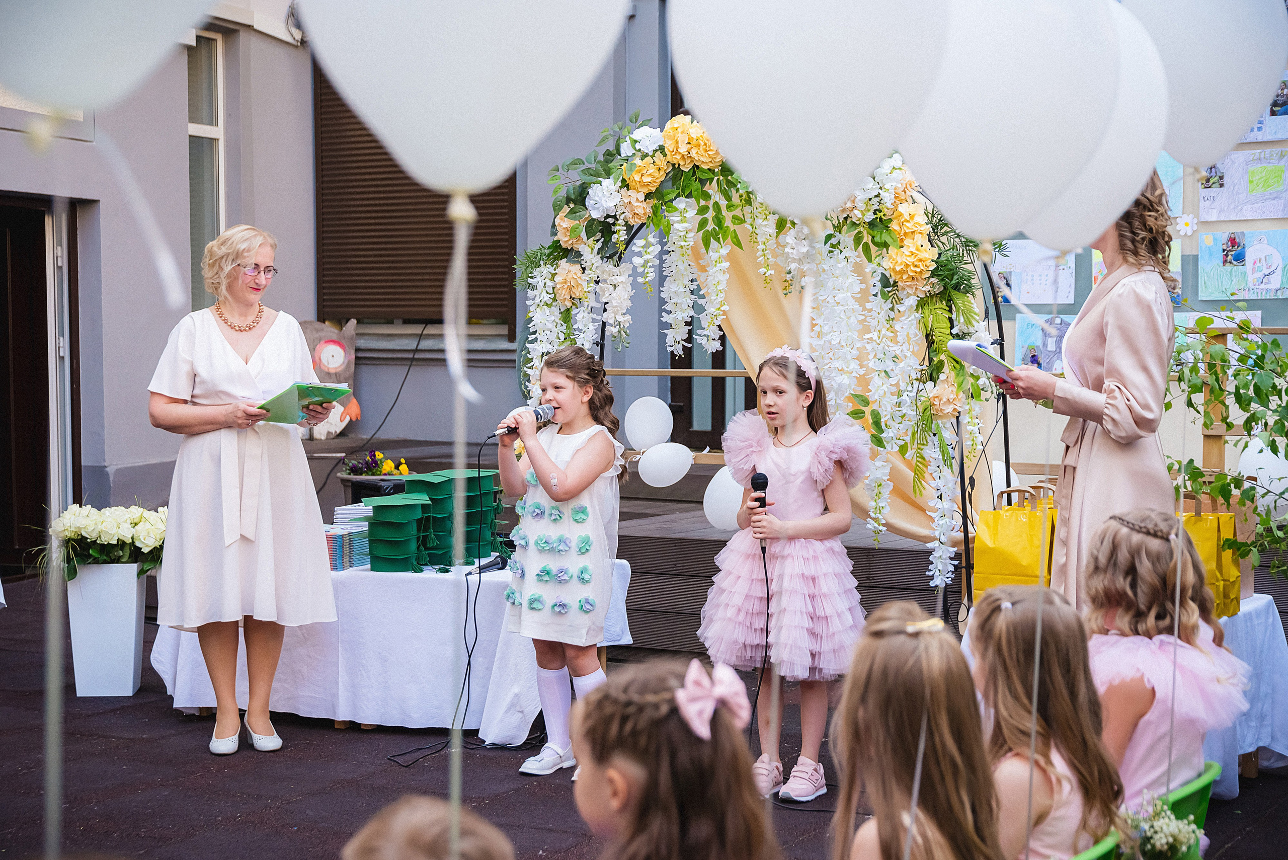 Zīles Skolas Izlaidums. Fotogrāfs Rīgā. Gīmenes, individuālās un dažādu produktu fotosesijas