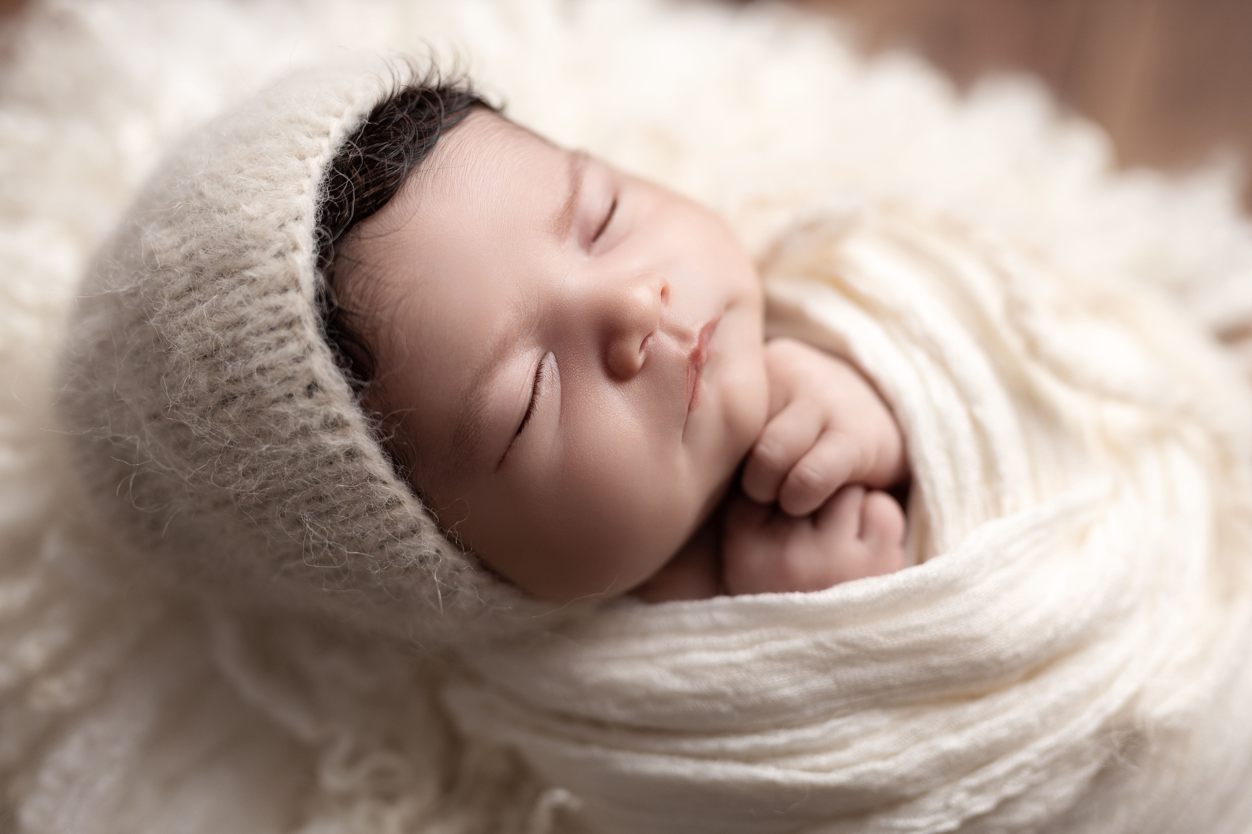 Newborn Classic. Newborn, kids, family photographer based near Zurich, Switzerland