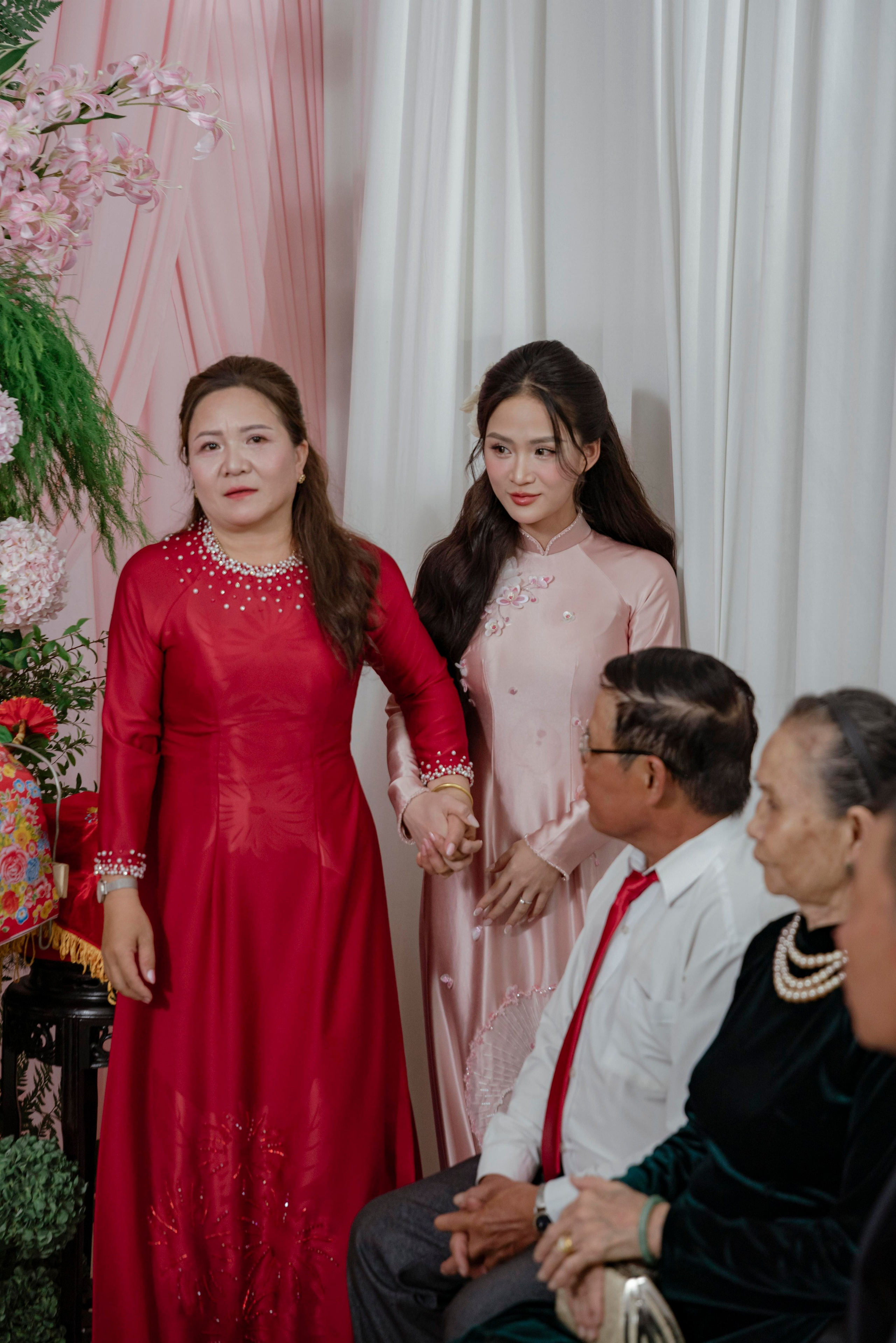 LINH & HUYEN. WEDDING PHOTOGRAPHER IN VIETNAM