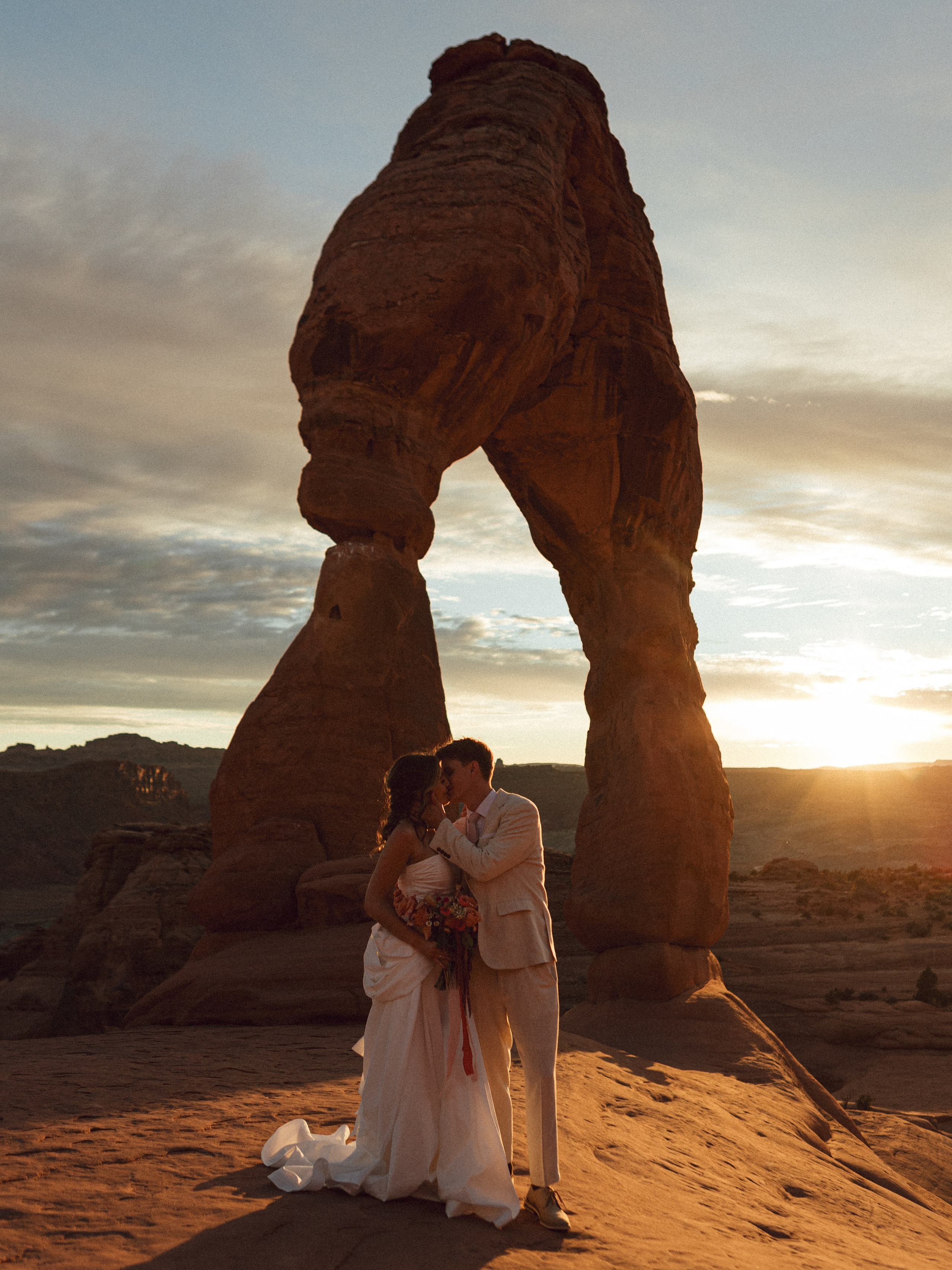 J&J at National Arches. Sara Eulalia | Virginia Photographer