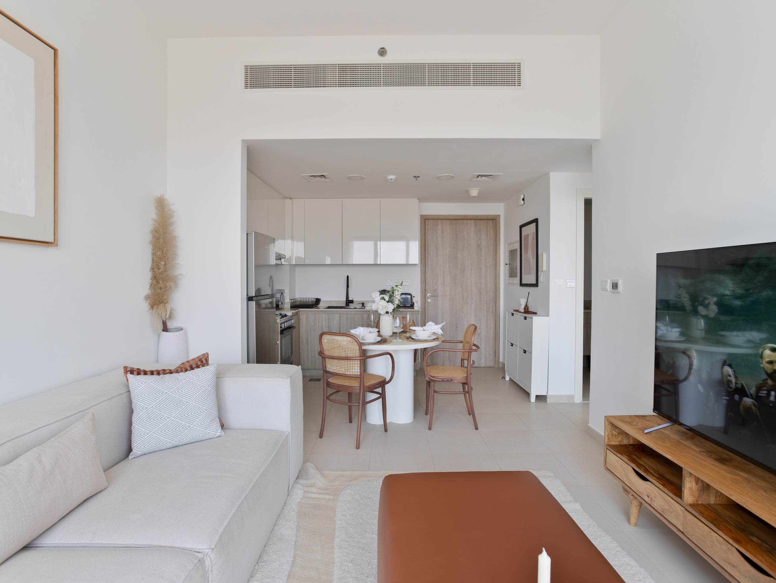 UNA Apartments. Samy Mar Boy │Portrait, Automotive and Real Estate Photographer