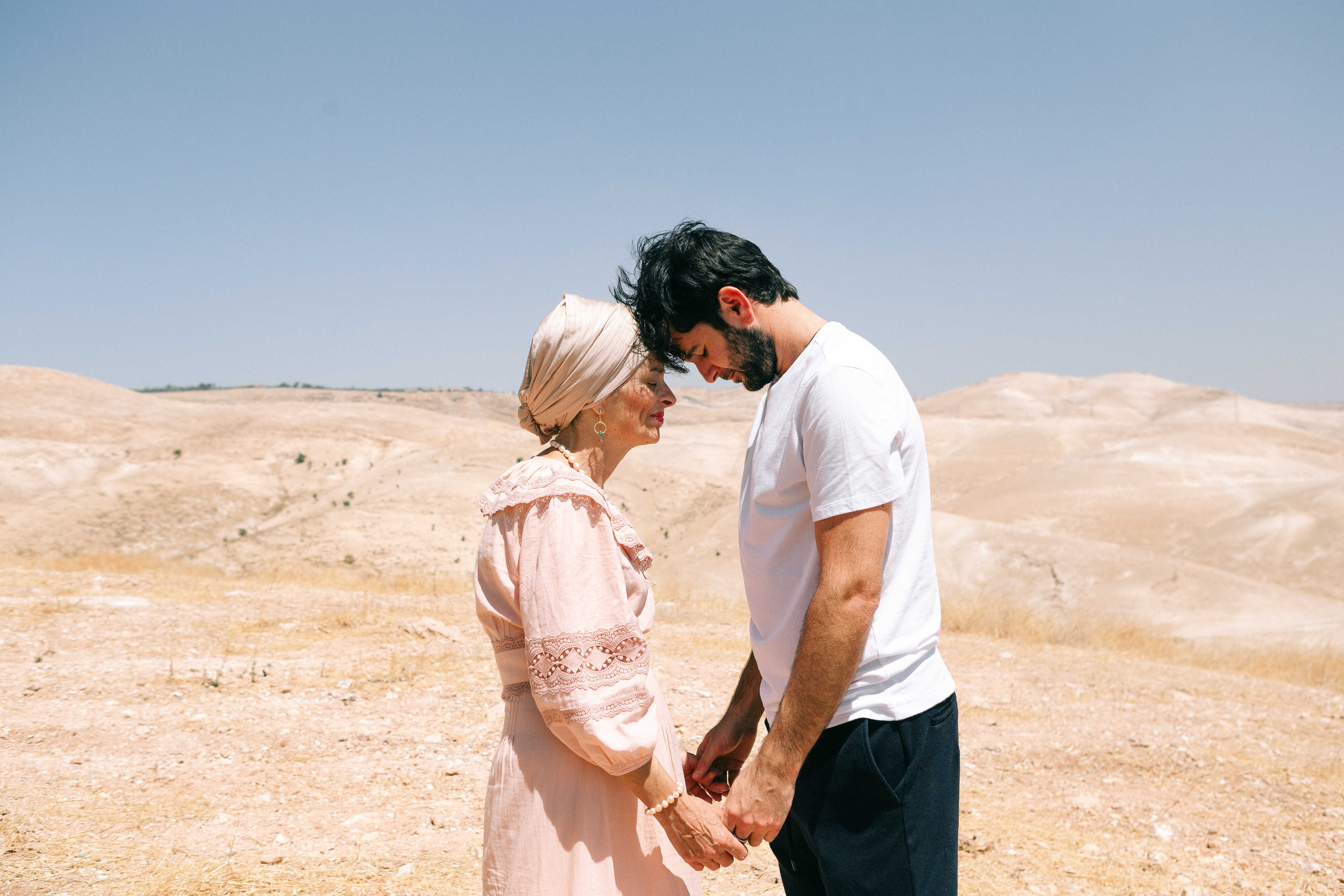 MAALE ADUMIM, HOME PHOTO SESSION + DESERT. Https://shi-photo.com/