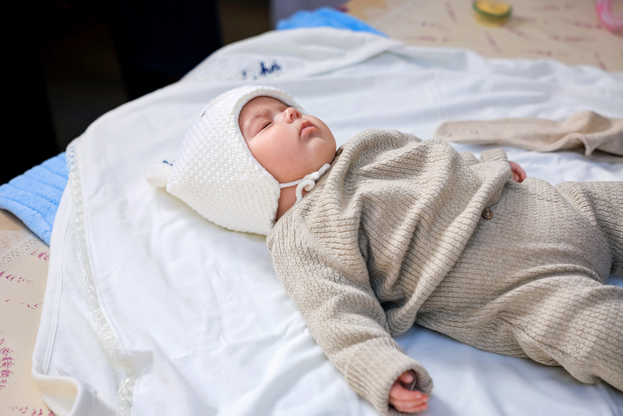 Andrei Sebastian. Moments By Gub