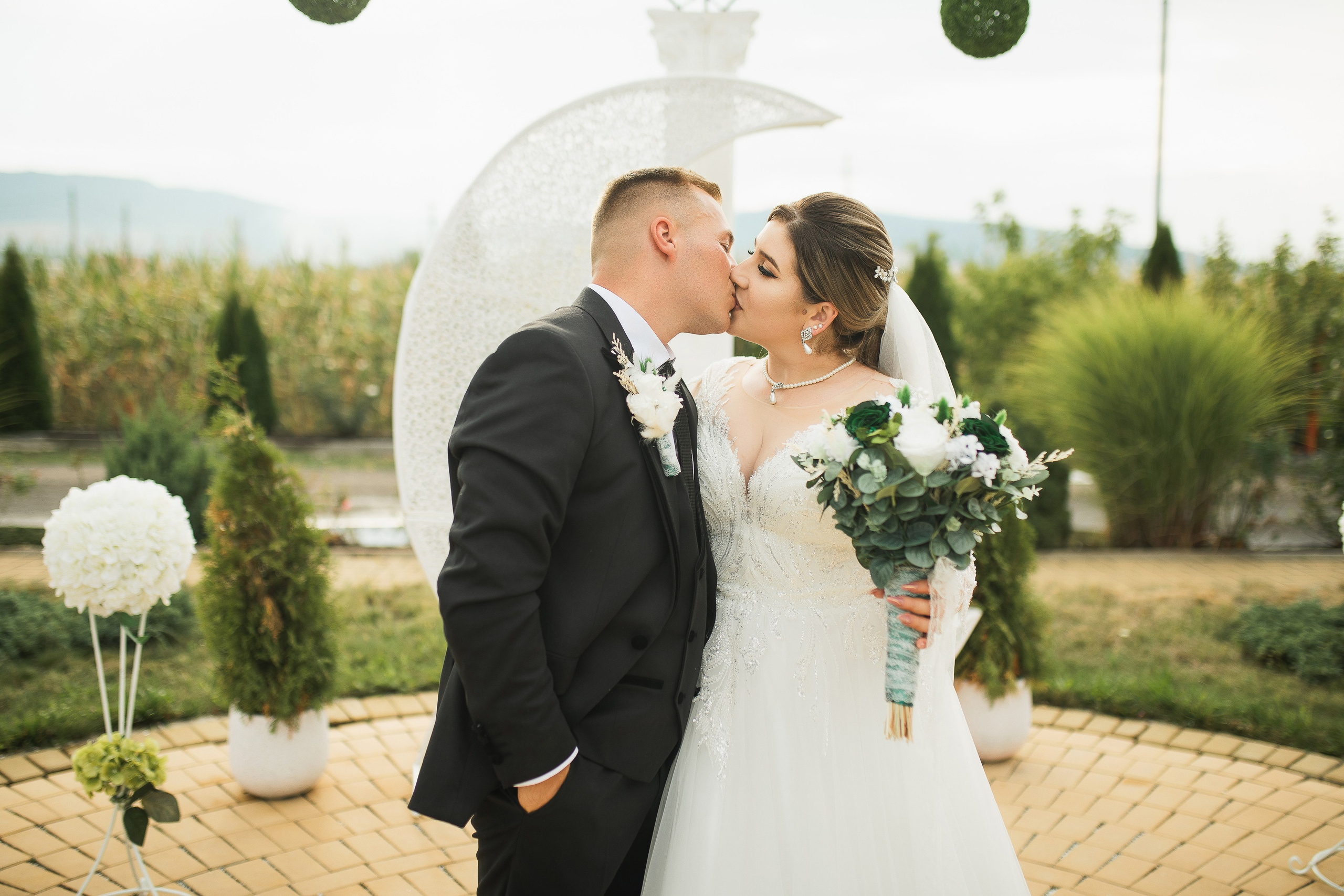 Nicoleta & Ionuț. Vlad Aconstantinesei Photographer