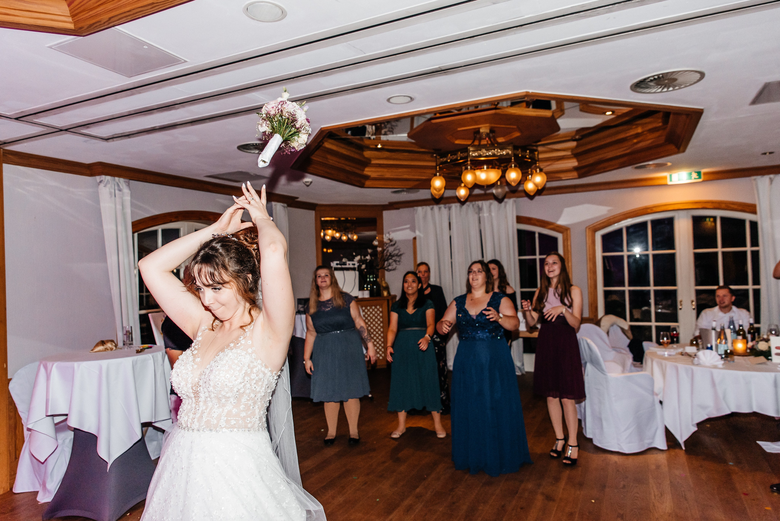 Dzień ślubny Vanessa & Philipp. Eugene Save – Fotograf Ślubny i Rodzinny | Warszawa i Cała Polska