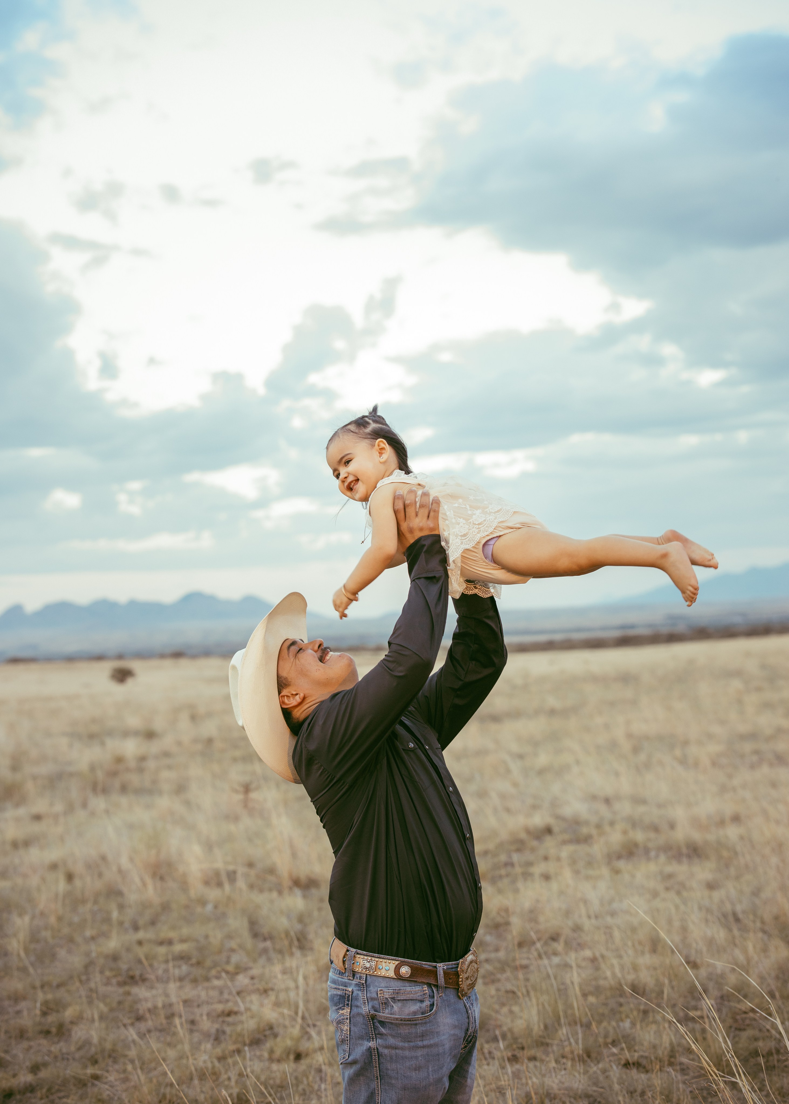 Family photographer Rochester Hills. Anastasia Post: Wedding and Editorial Photography