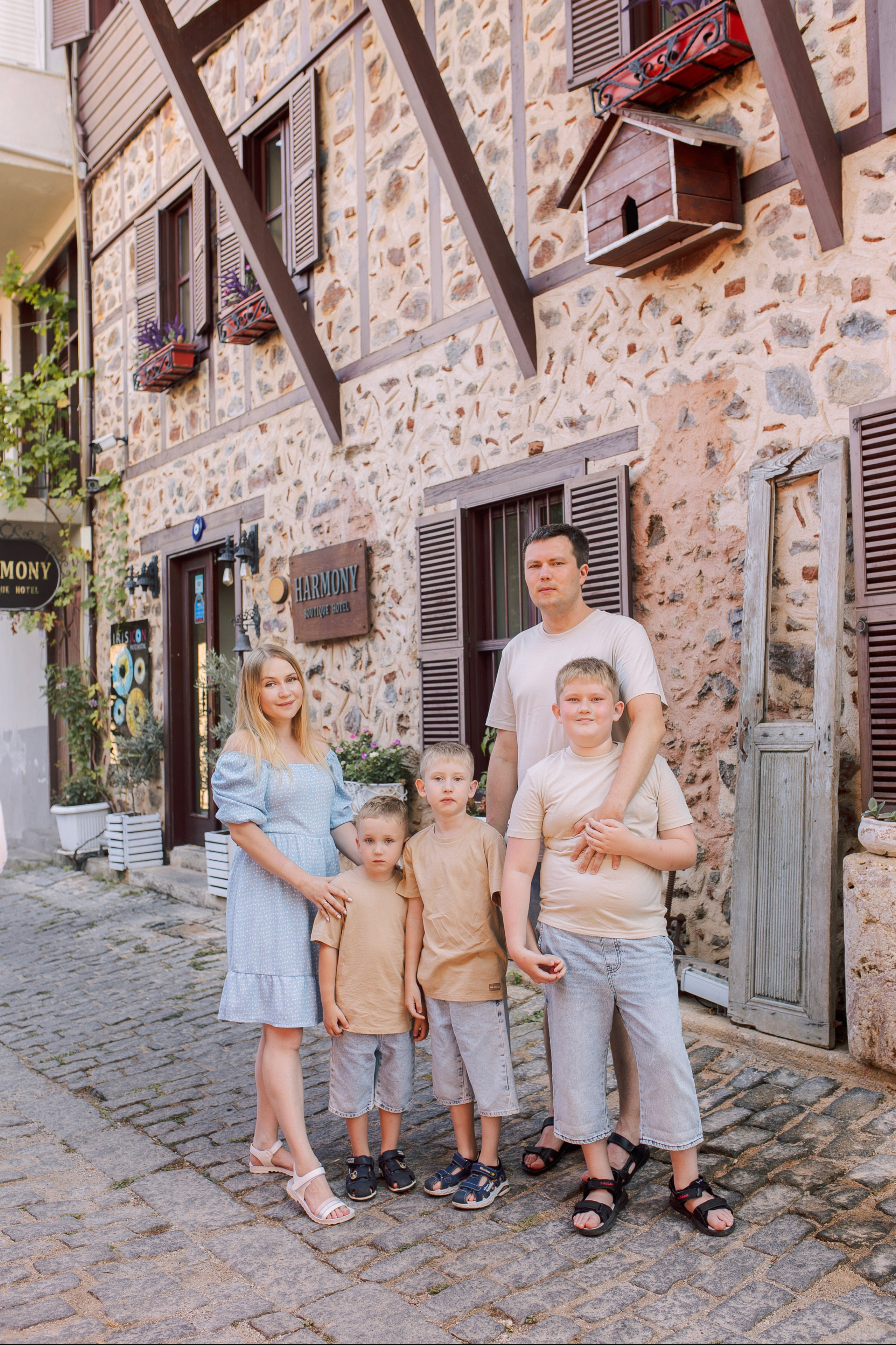 Семейная фотосессия в старой Аланиипамятные фото из отпуска Турция.Семейная фотосессия в старой Алании — Прогулка у крепости (Alanya Kalesi). Алсу Девели | Свадебный и семейный фотограф в Турции Алании, Алания, Аланья, Сиде, Белеке, Анталия