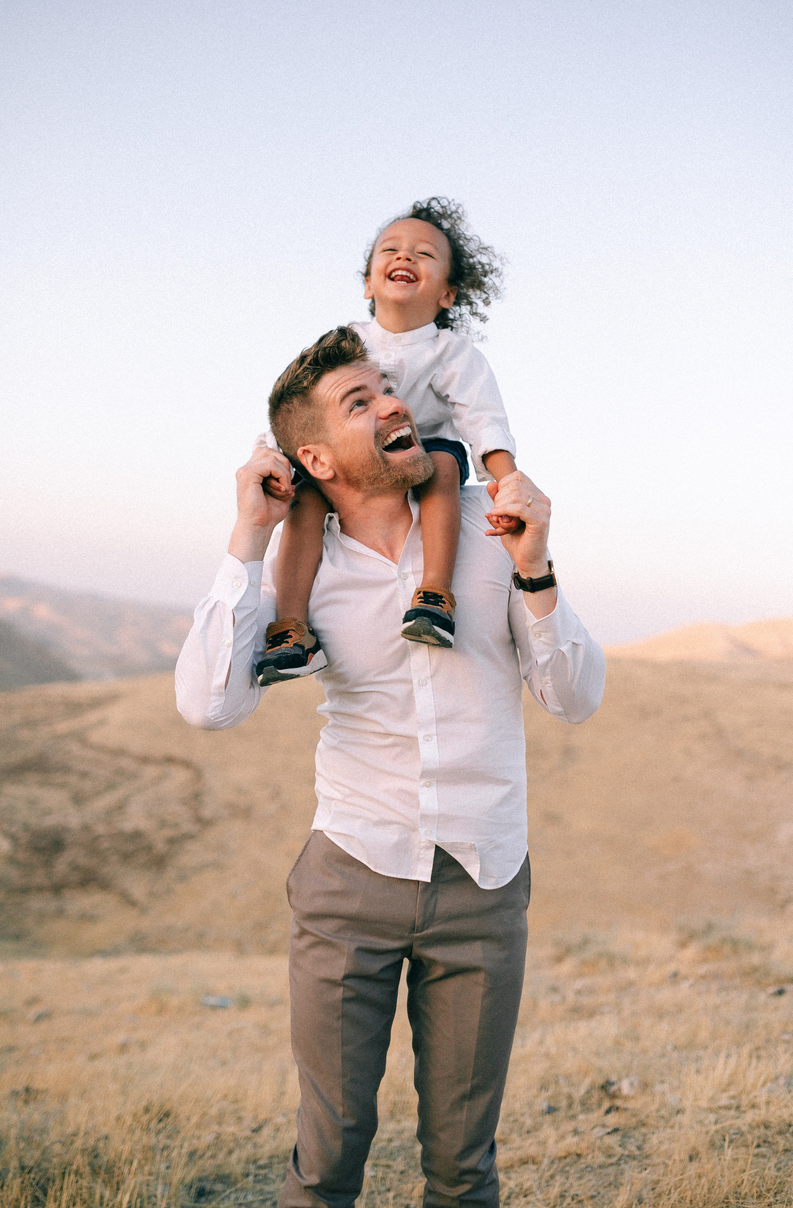 PHOTO SESSION IN THE DESERT NEAR MAALE ADUMIM. PHOTOGRAPHER IN ISRAEL