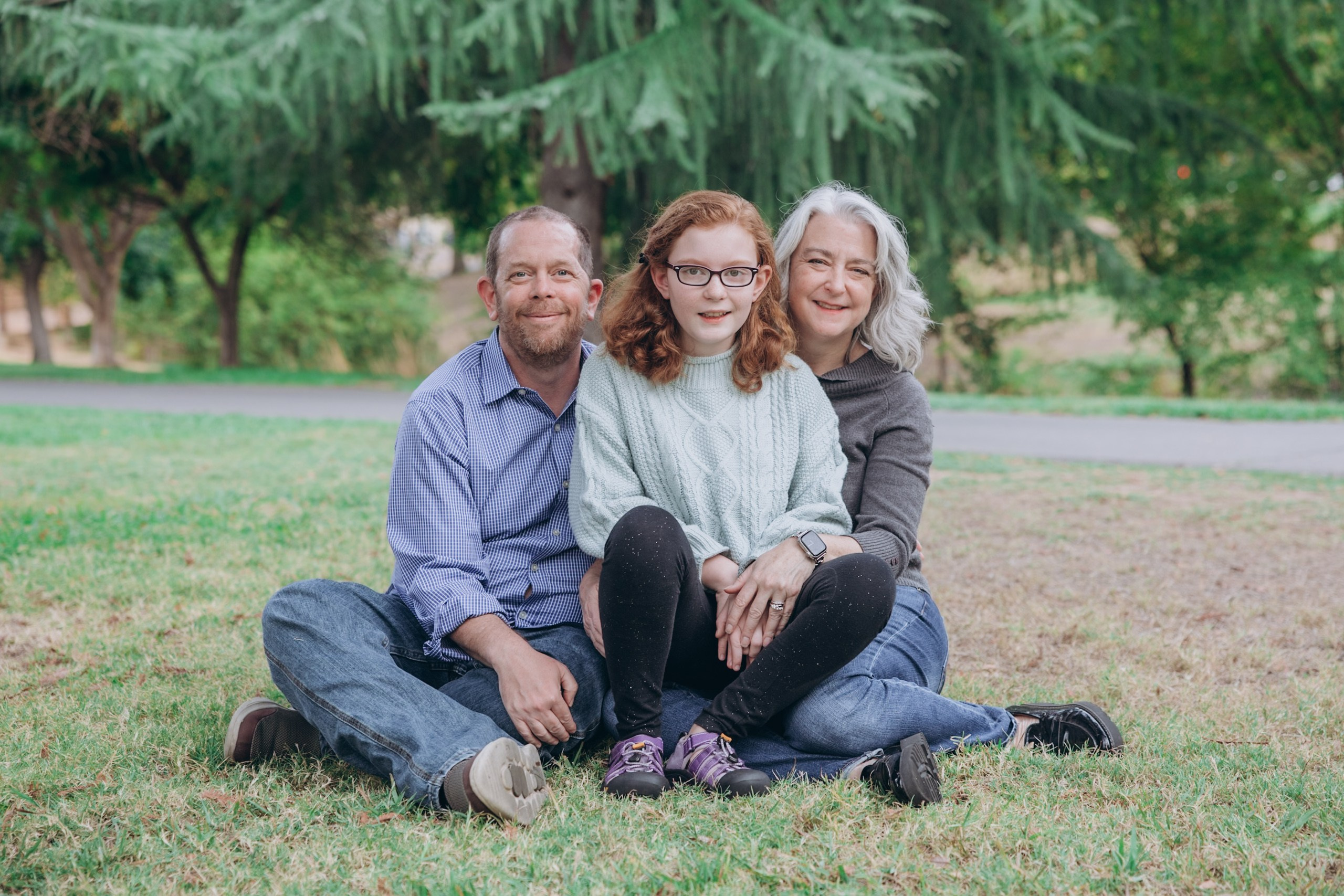 Family in nature. Family and children’s lifestyle photographer Elena Tumanova
