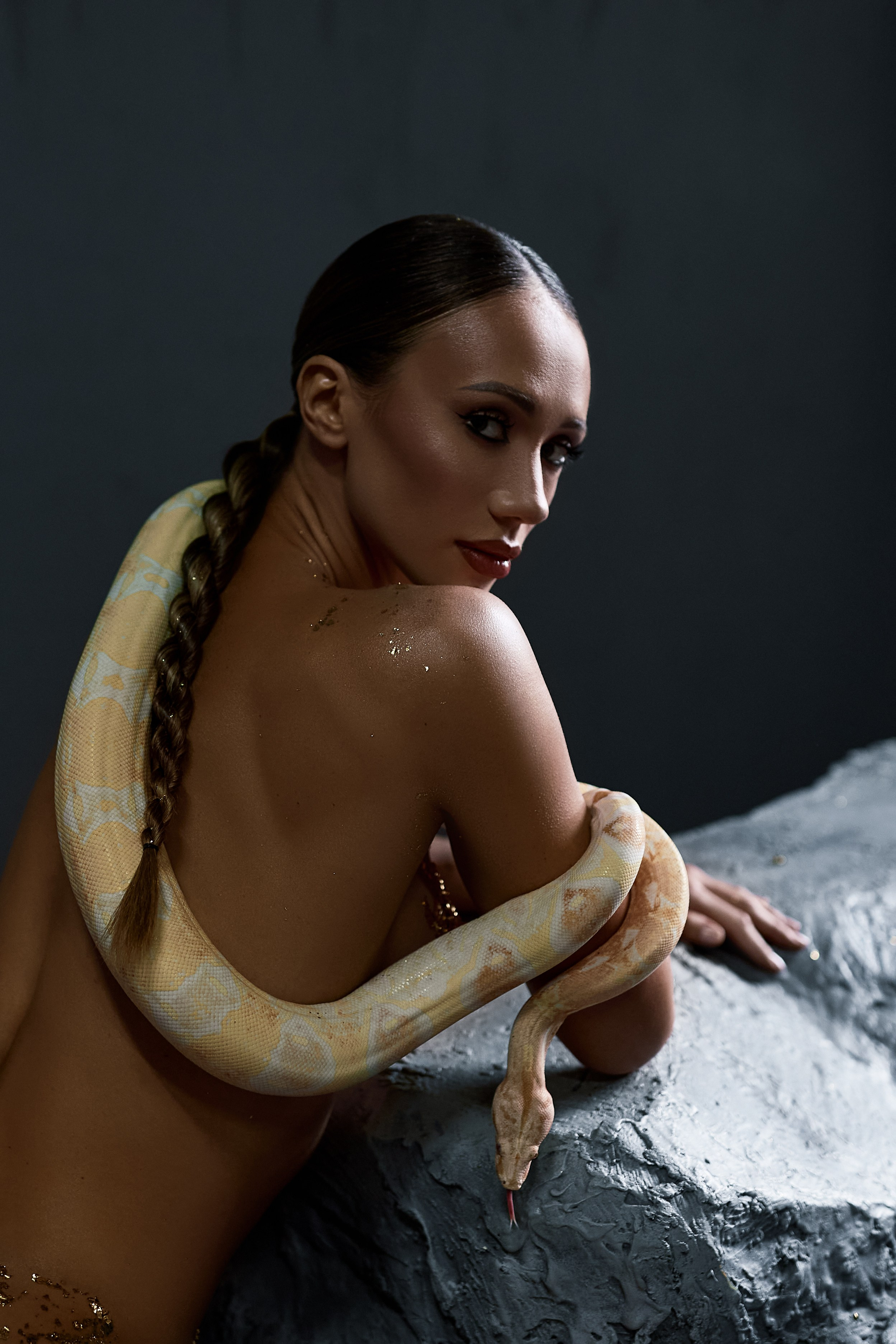 Masha Light Snake Photoshoot at Manhattan Studio Warsaw. Roman Volkov 🐍 Snake Father Warsaw, Poland