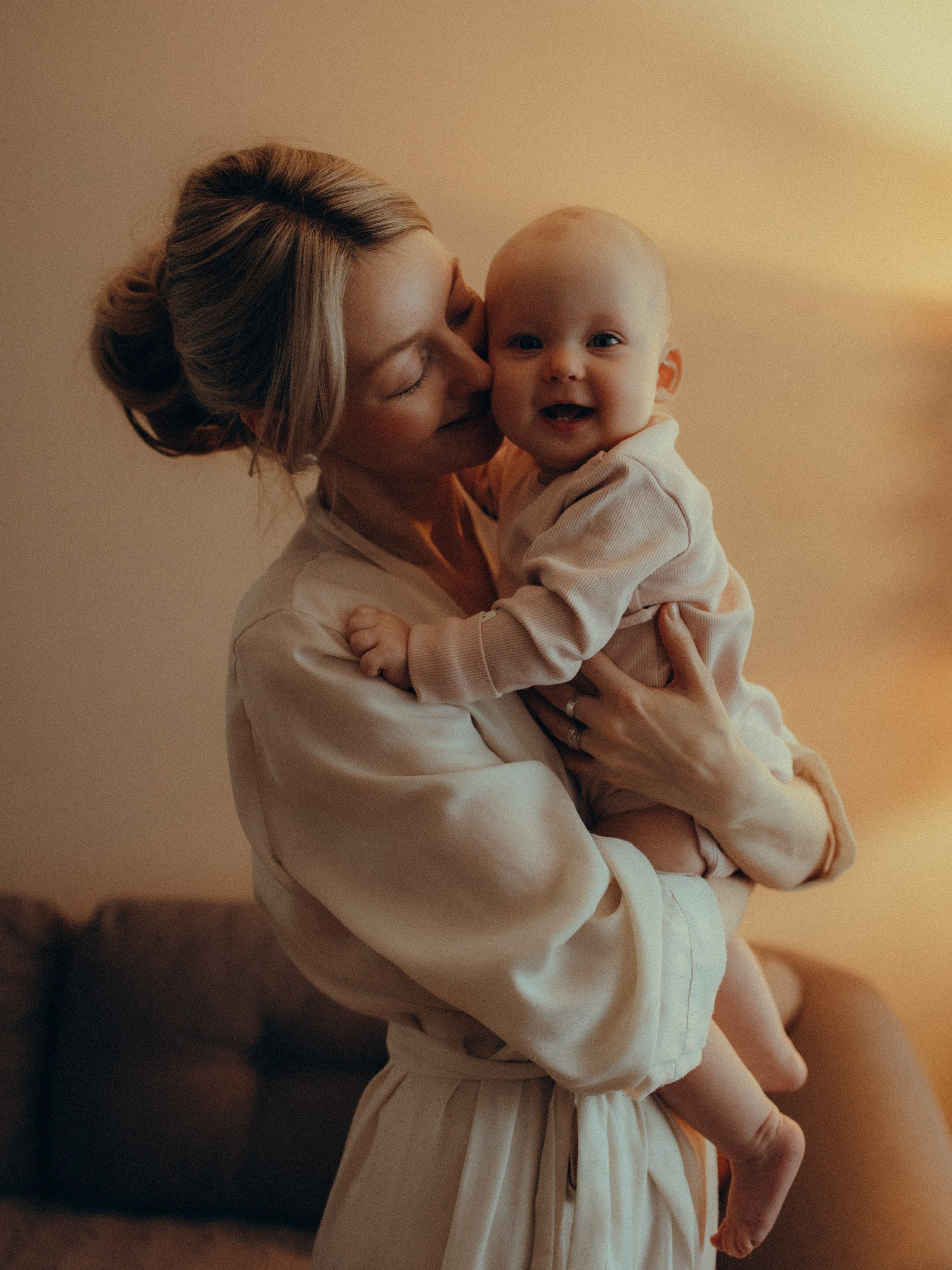 Mia’s family. Kristina, portrait and family photographer in Helsinki