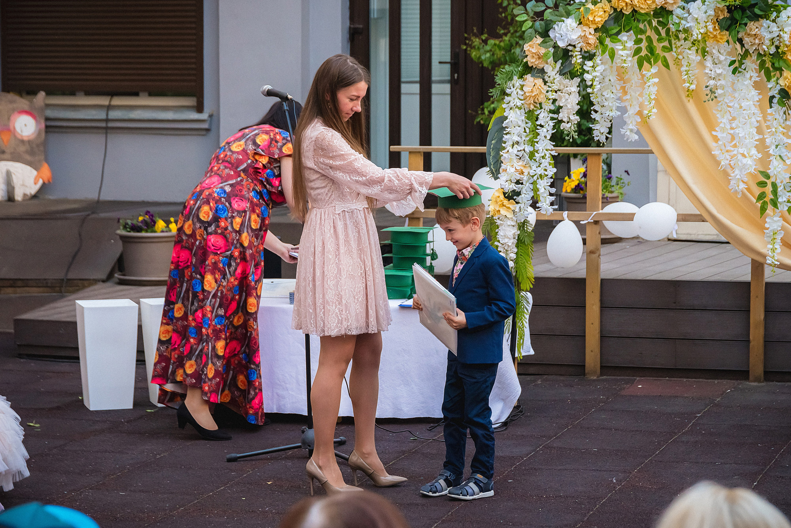 Zīles Skolas Izlaidums. Fotogrāfs Rīgā. Gīmenes, individuālās un dažādu produktu fotosesijas