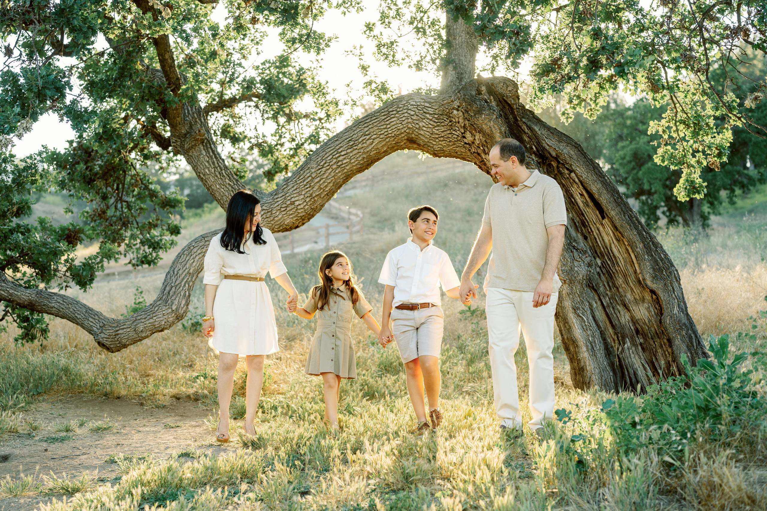 California, Los Angeles, Santa Clarita Family Photoshoot. Wedding Photography & Videography Team in California, Los Angeles, San Francisco, San Diego and Travel