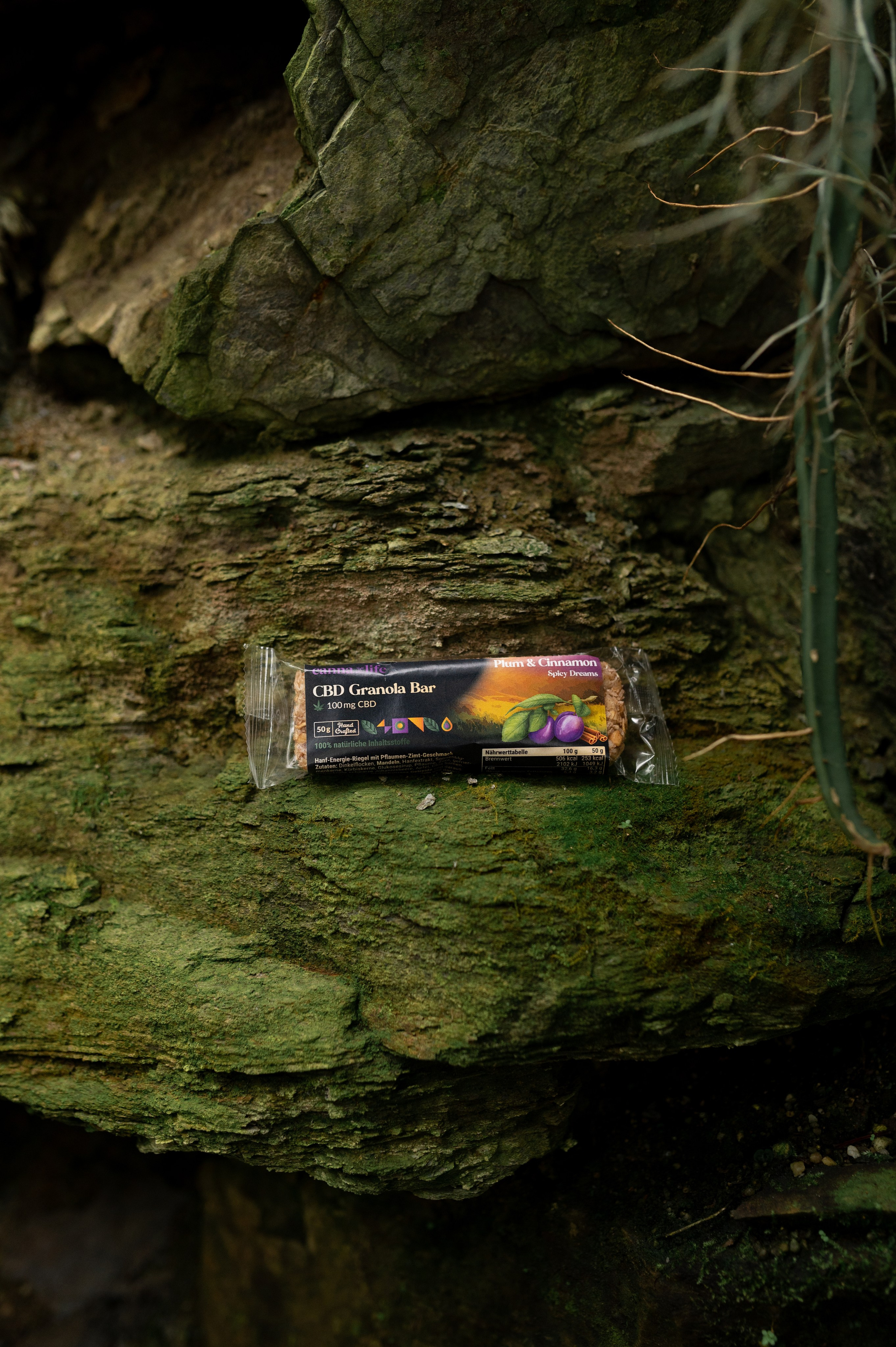 CannaXlife CBD products. ANNA-MARIA PHOTO CONTENT CREATOR — фотограф, эстет, художник и визуальный эксперт в Instagram, работающий в Праге