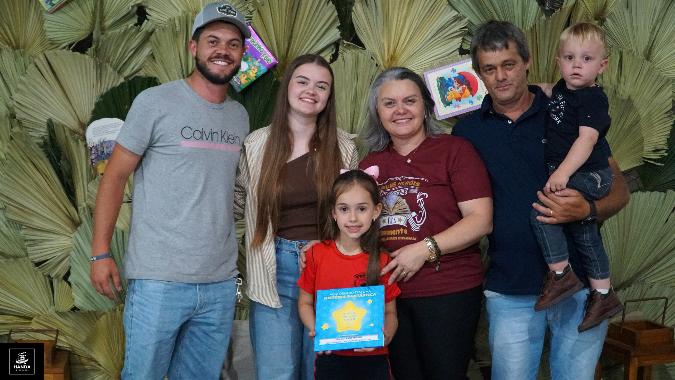 Noite autógrafos colégio Aurélio Buarque de Holanda. Handa Produções