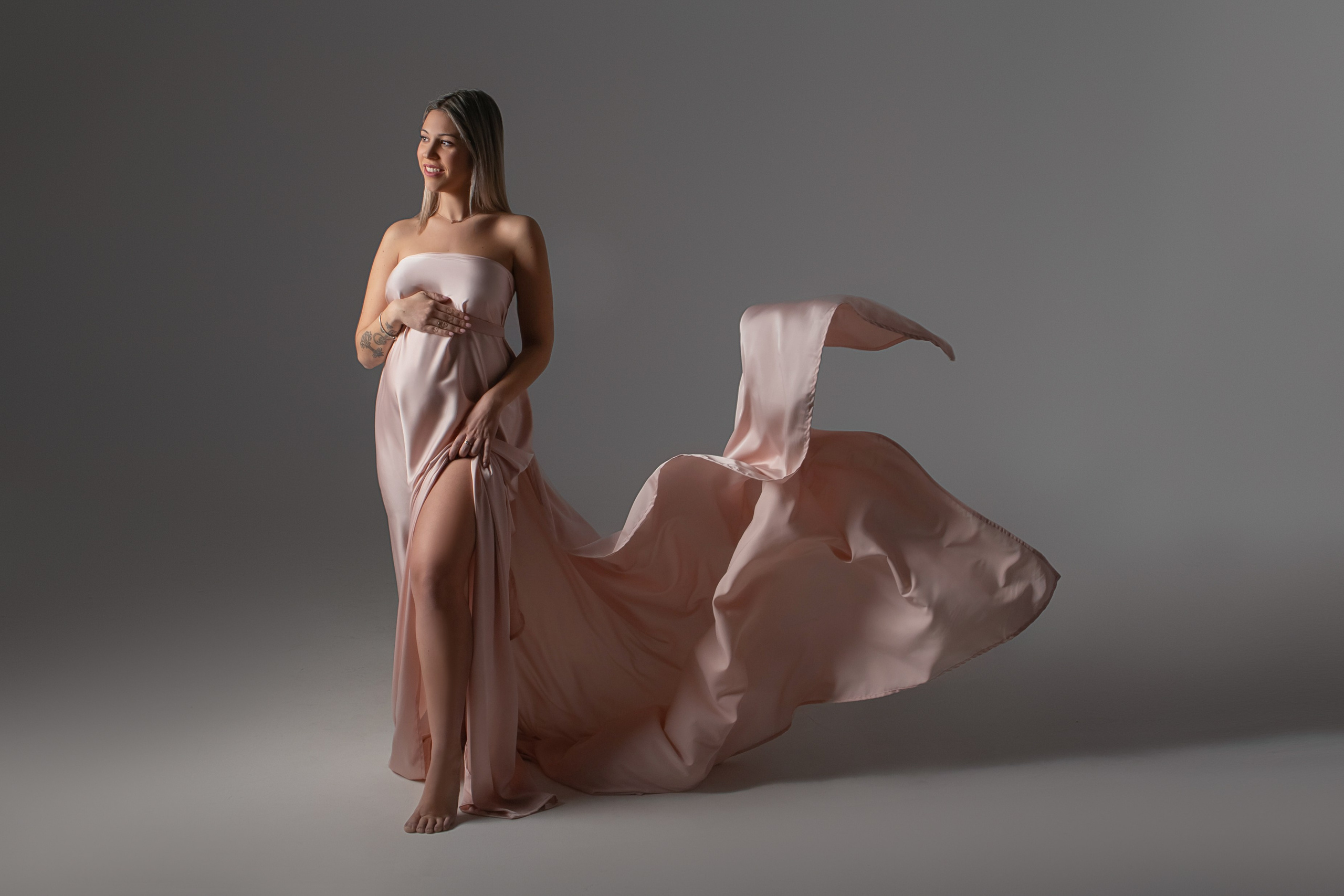 Photo shoot in minimalist style. Professional photographer in Spain