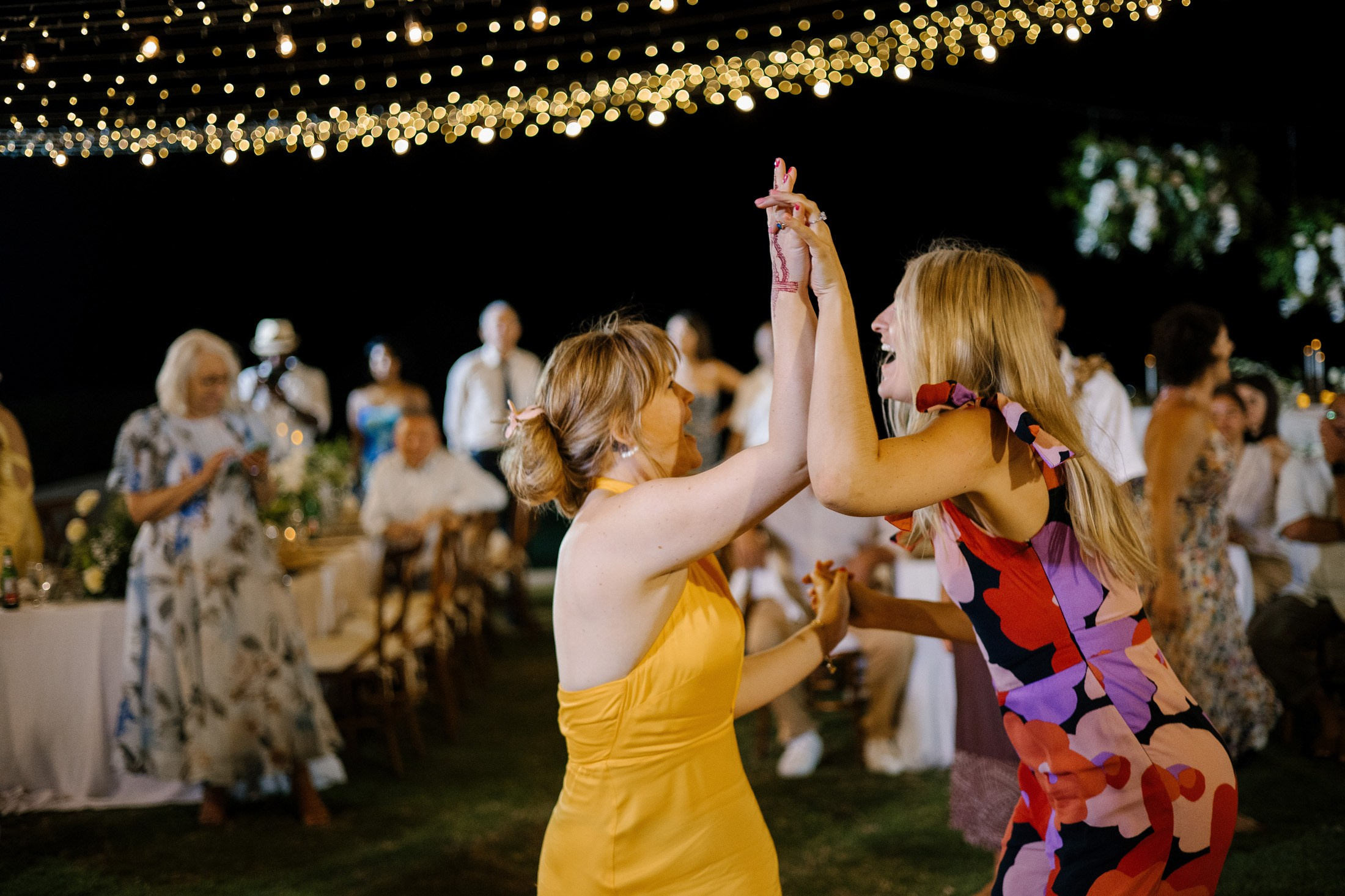 Big funny wedding with guests in paradise Bali island. Get.it.feel — Aesthetic Photography and Videography