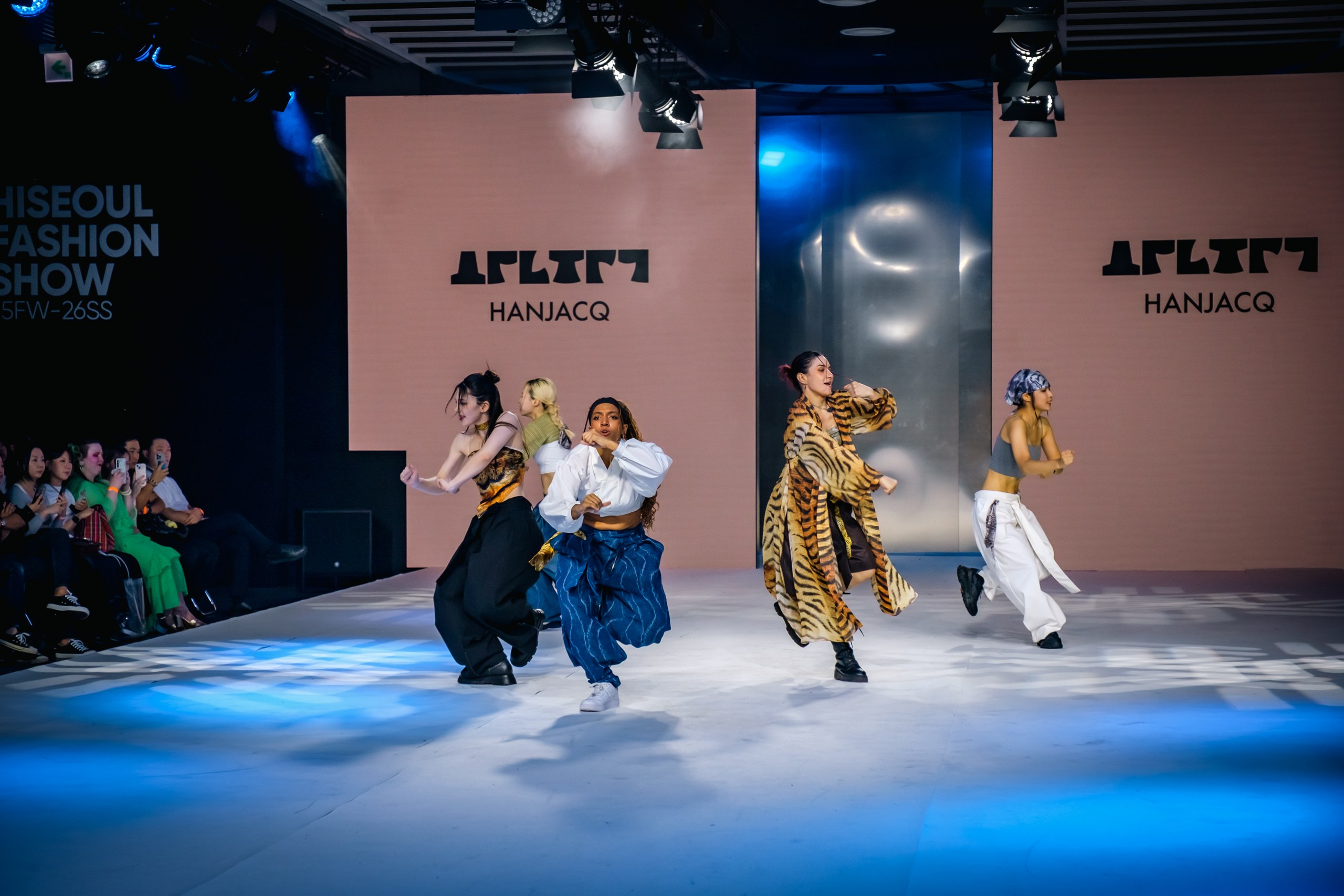 SFW Hanbok Seoul Global DANCERS. Фотограф в Сеуле, Южная Корея Наталья Доброквашина