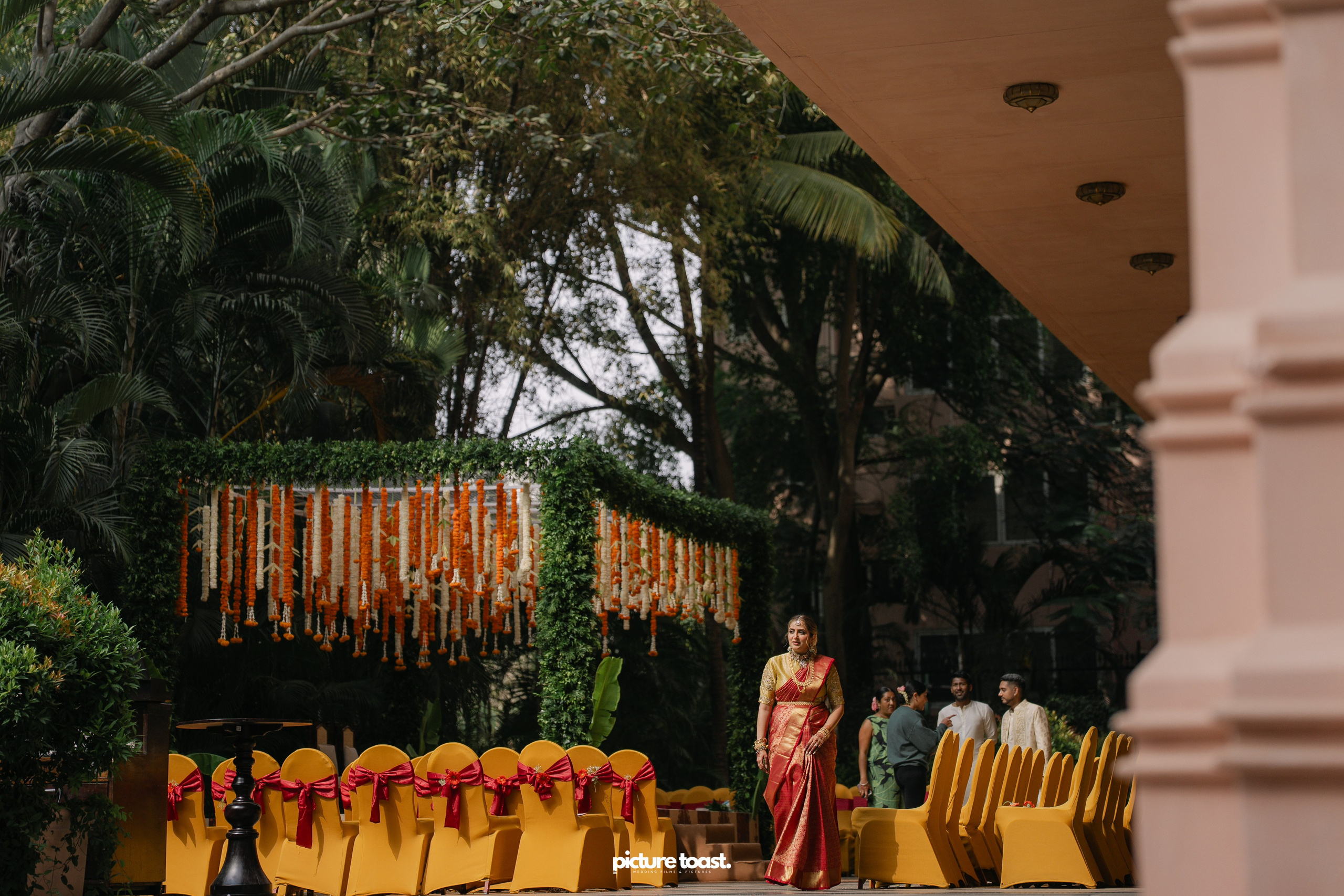 South Indian Wedding Ft. Aashna & Rajiv. Fine art Wedding Photographers in India & Canada
