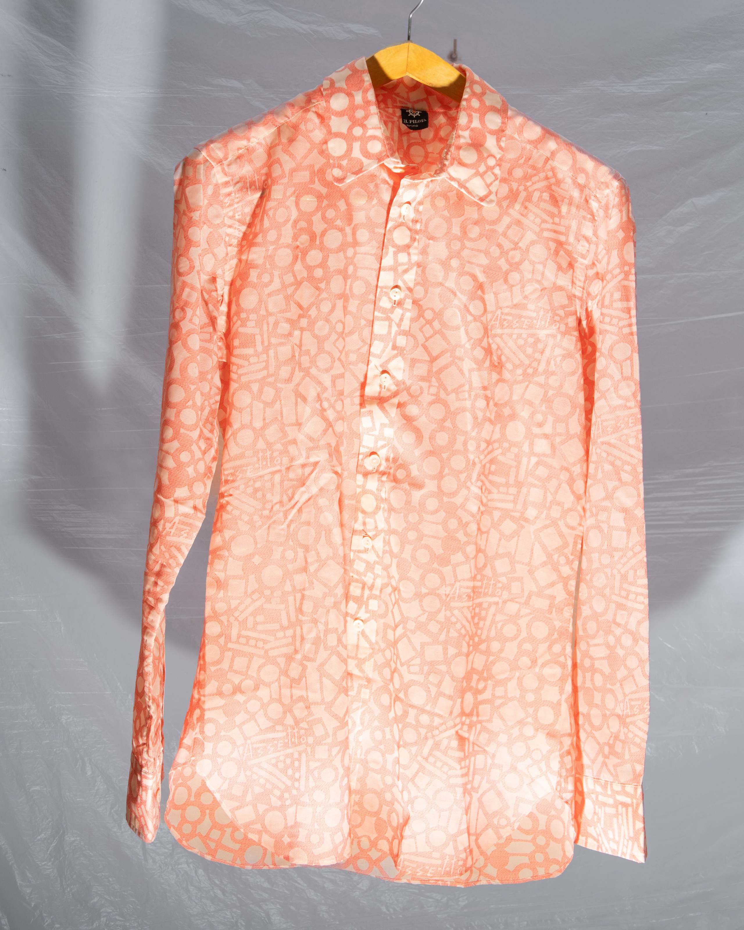 Top / T-shirt / Camicie. Aura Studio / co-design space