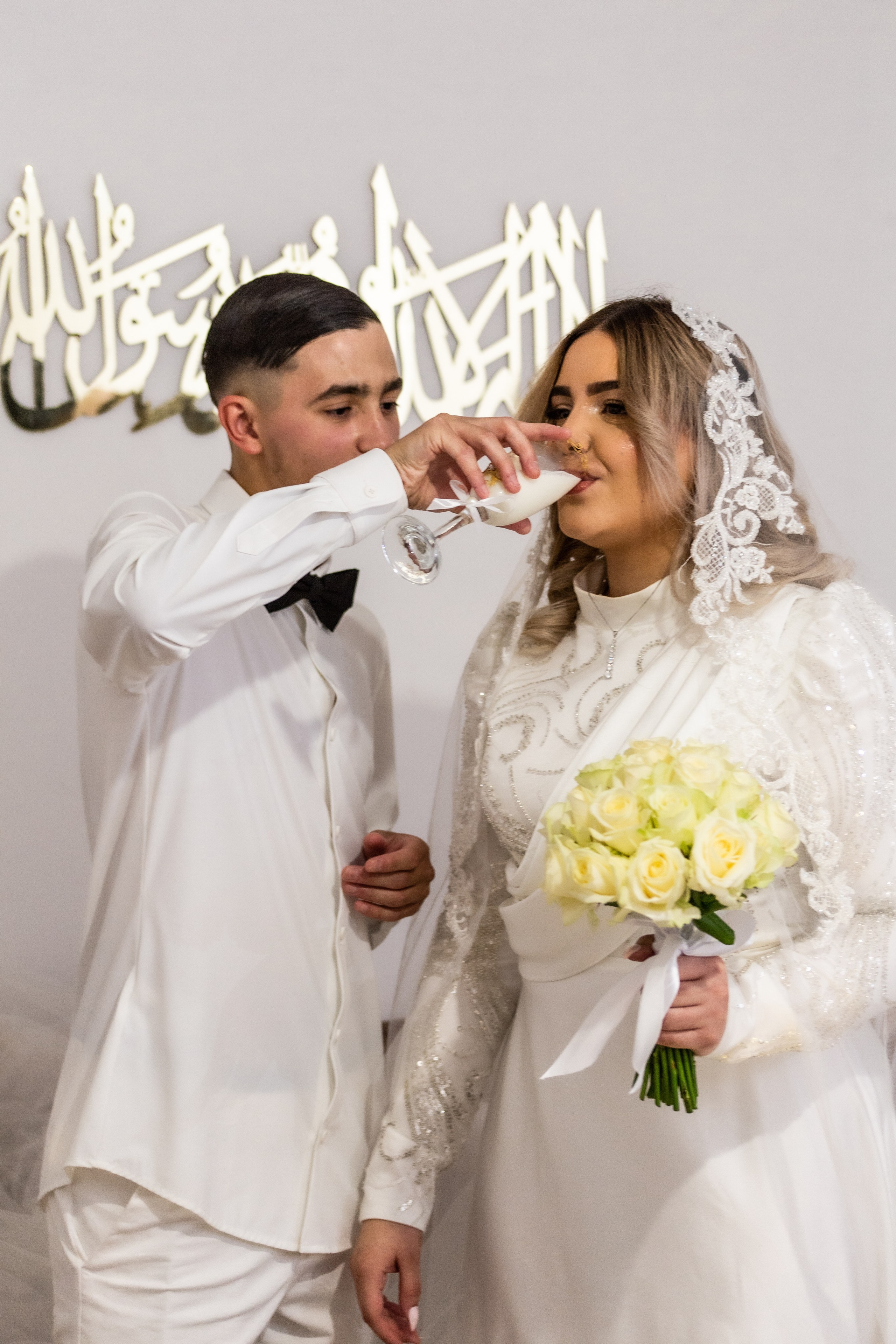 Yassine et Sahra. Studio photo « Partage ton bonheur » – Photographe famille près de Châtellerault, Poitiers et Tours