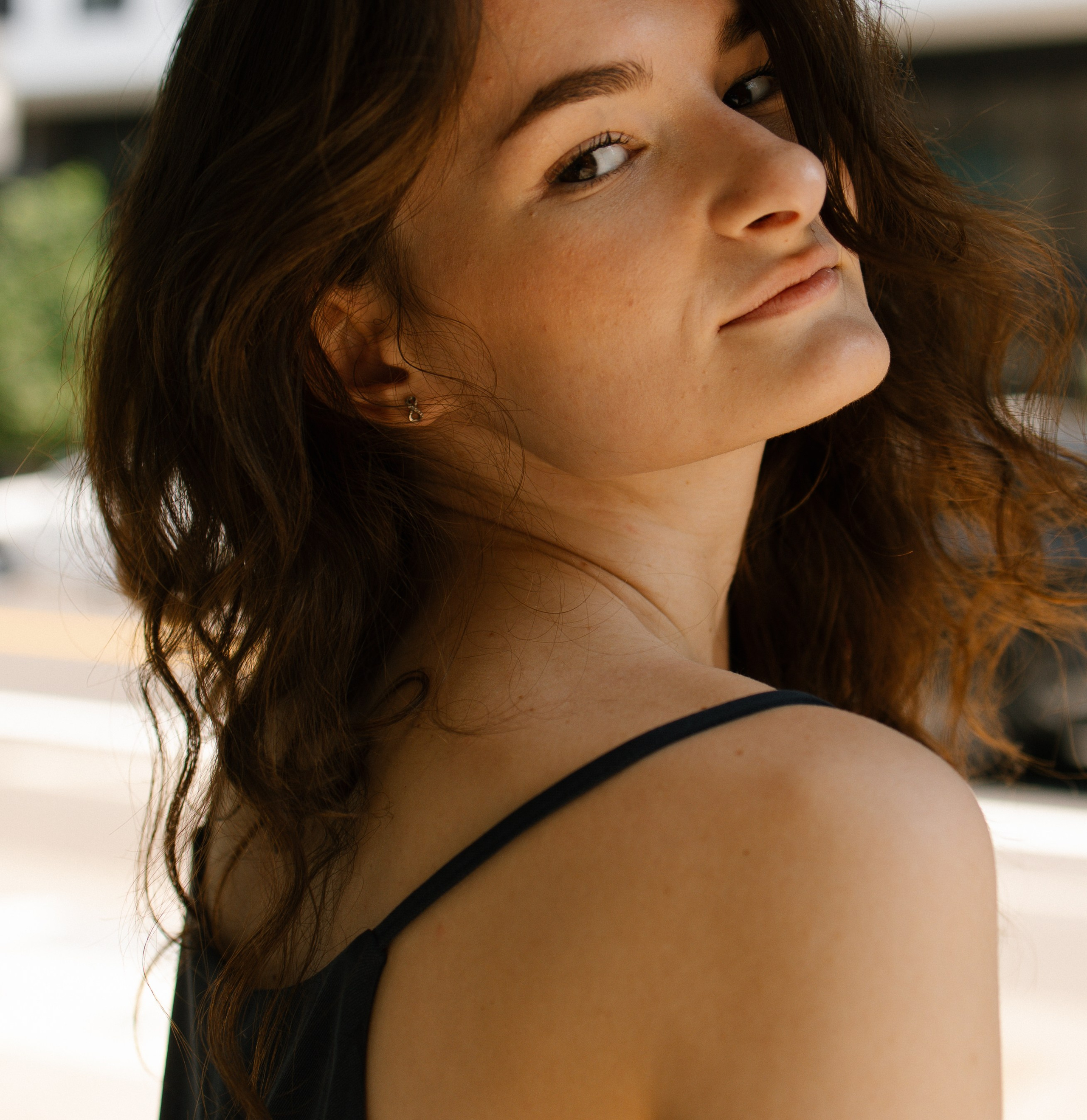 In the Quiet of City Chaos. Family photographer Oregon — Washington