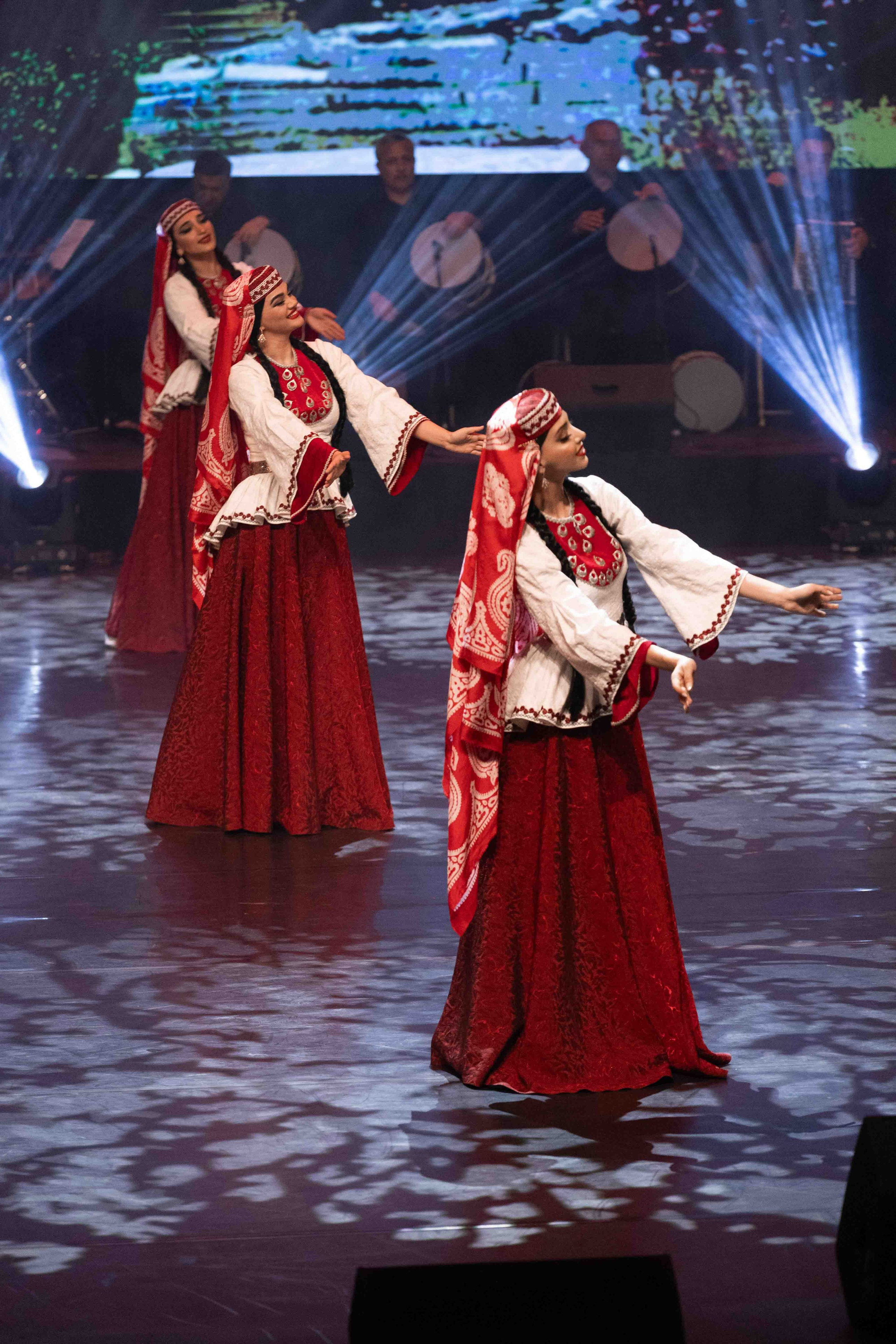 STATE DANCE ENSEMBLE. Wedding&Event photographer Ismail Rzayev in Baku