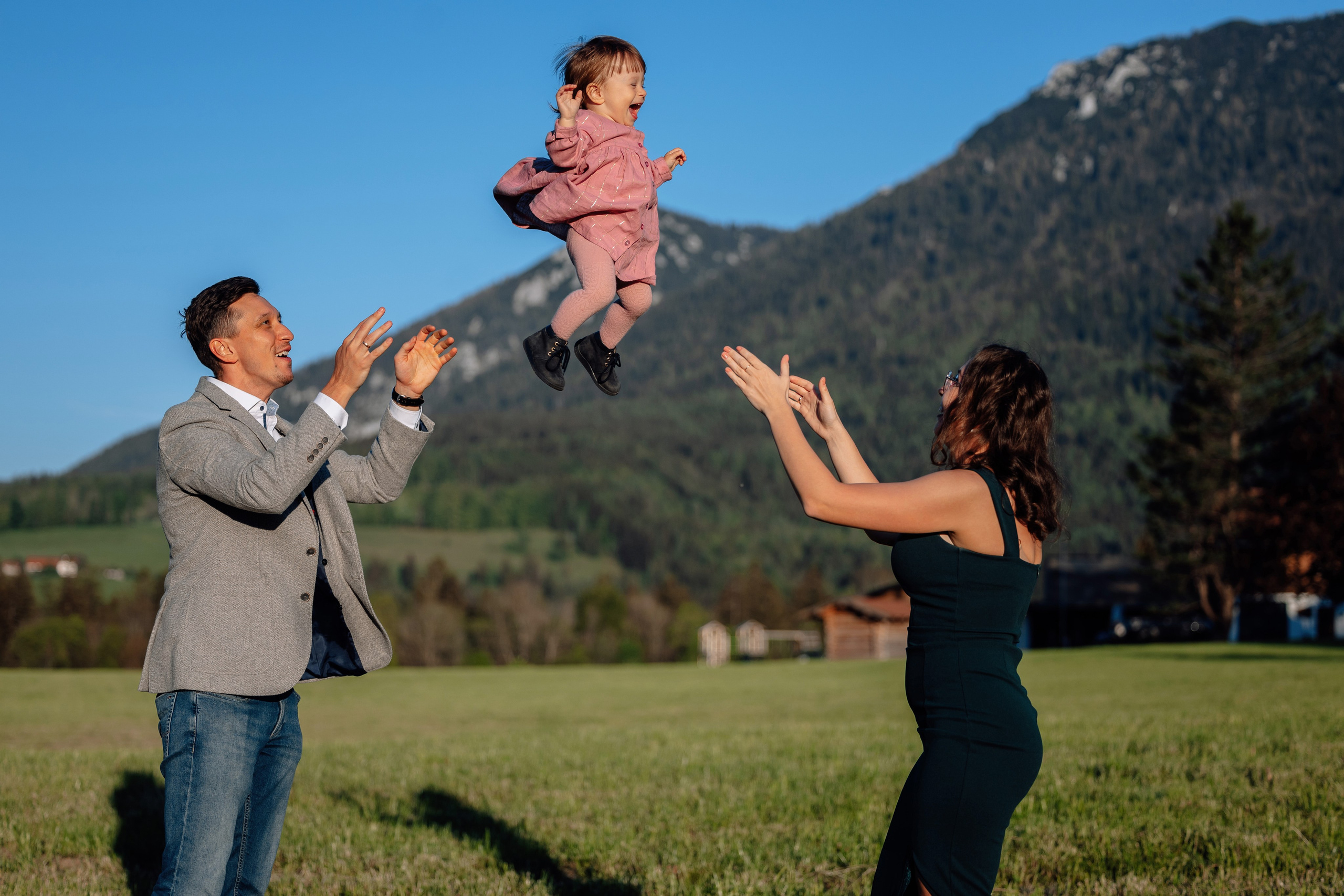 In der Nähe der Berge (bei Ruhpolding). Hochzeitsfotograf München Taufe Familienfotograf Tanja Mauke