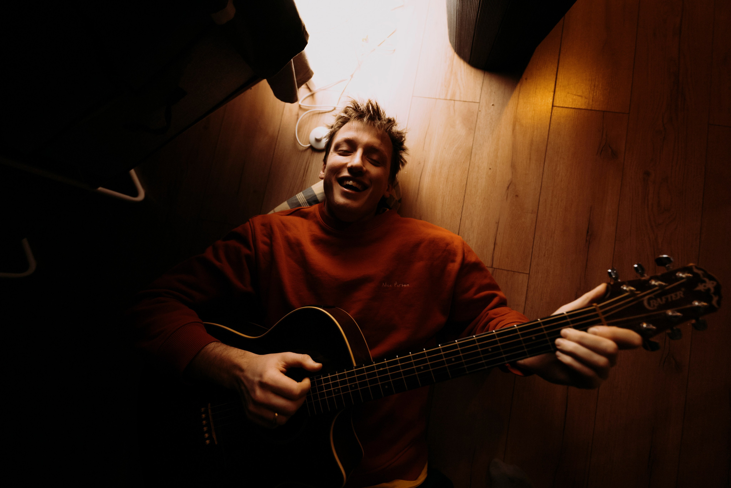 2025. Стрит-фотография, полная абсурда, идиотизма и красоты